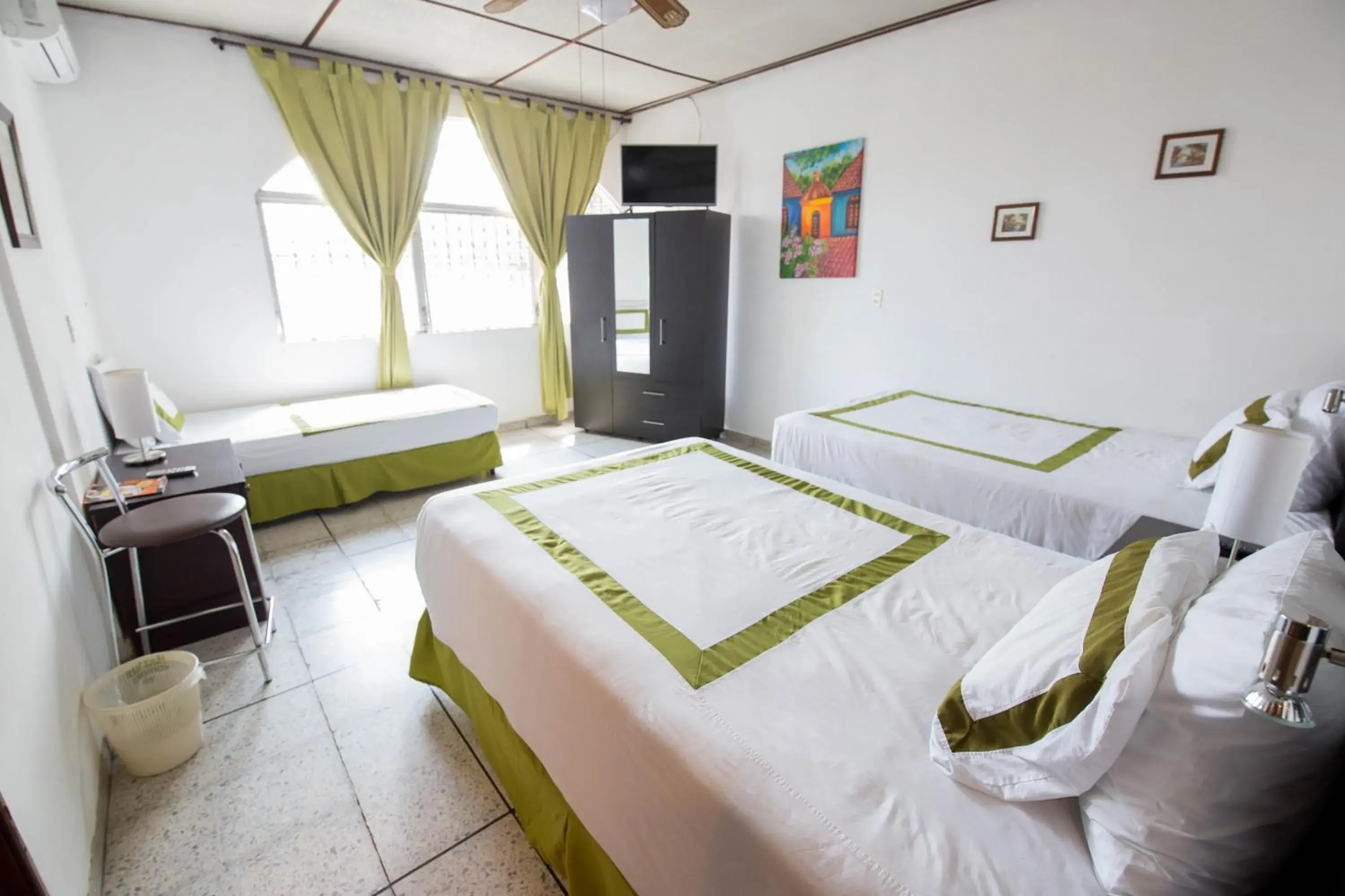 Triple Room in Suites & Apartments San Benito - Zona Rosa Triple Room in Suites & Apartments San Benito - Zona Rosa