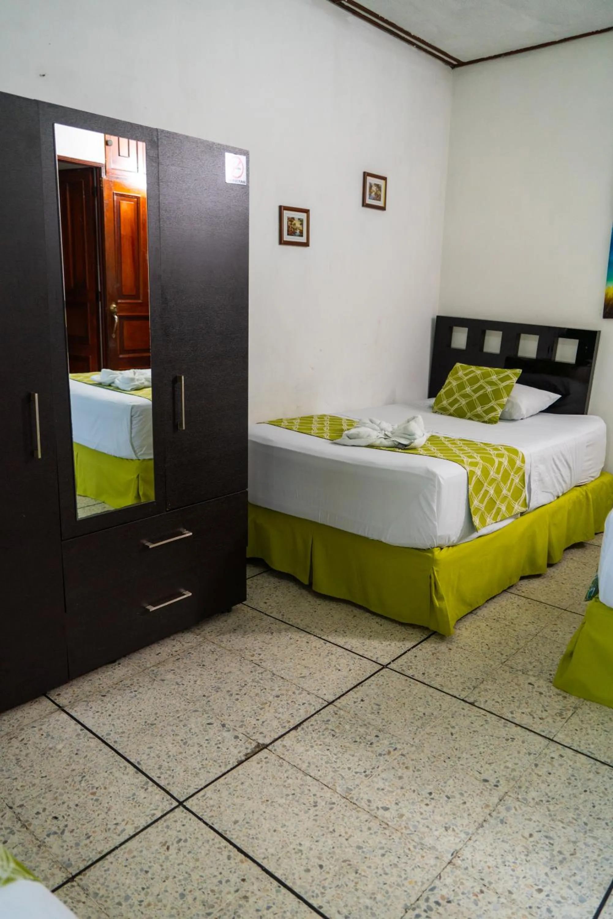 Bedroom, Bed in Suites & Apartments San Benito - Zona Rosa