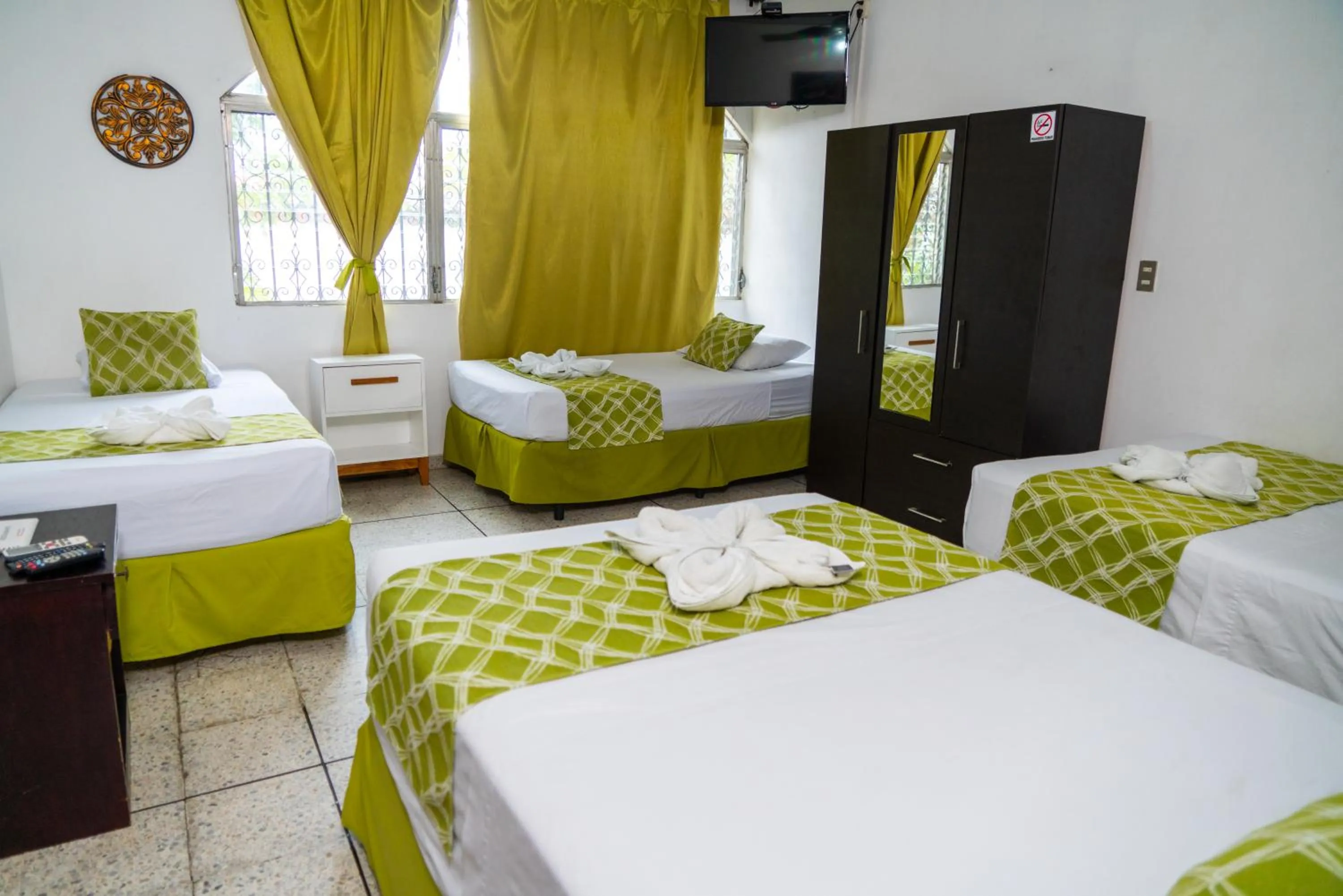 Bedroom, Bed in Suites & Apartments San Benito - Zona Rosa