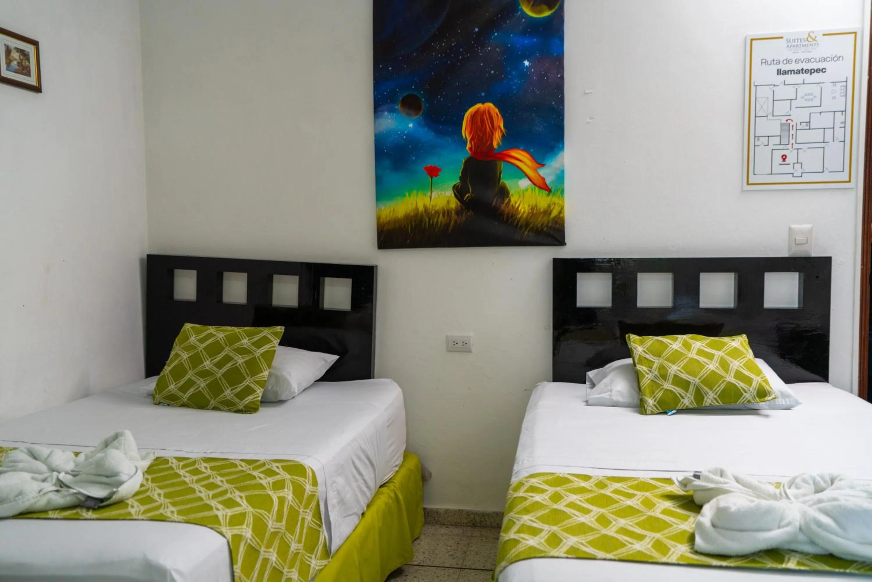 Bedroom, Bed in Suites & Apartments San Benito - Zona Rosa