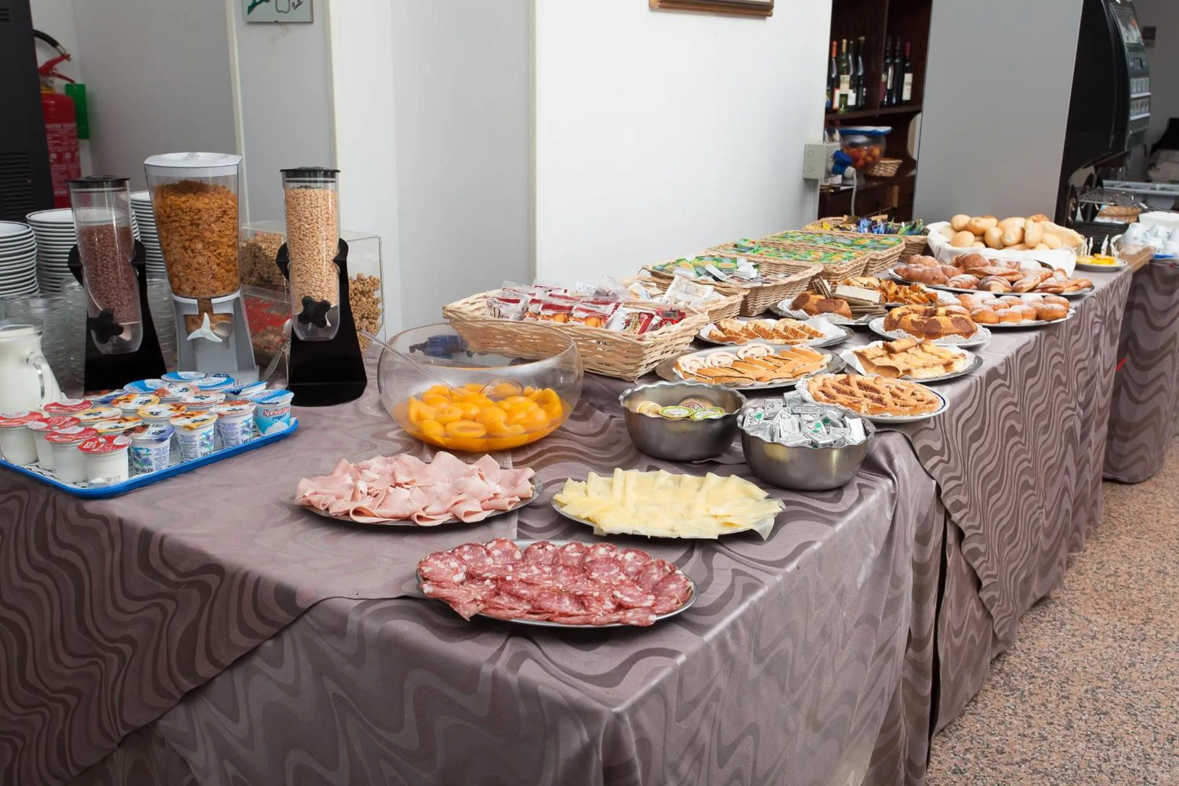 Food and drinks in Hotel Asiago Beach
