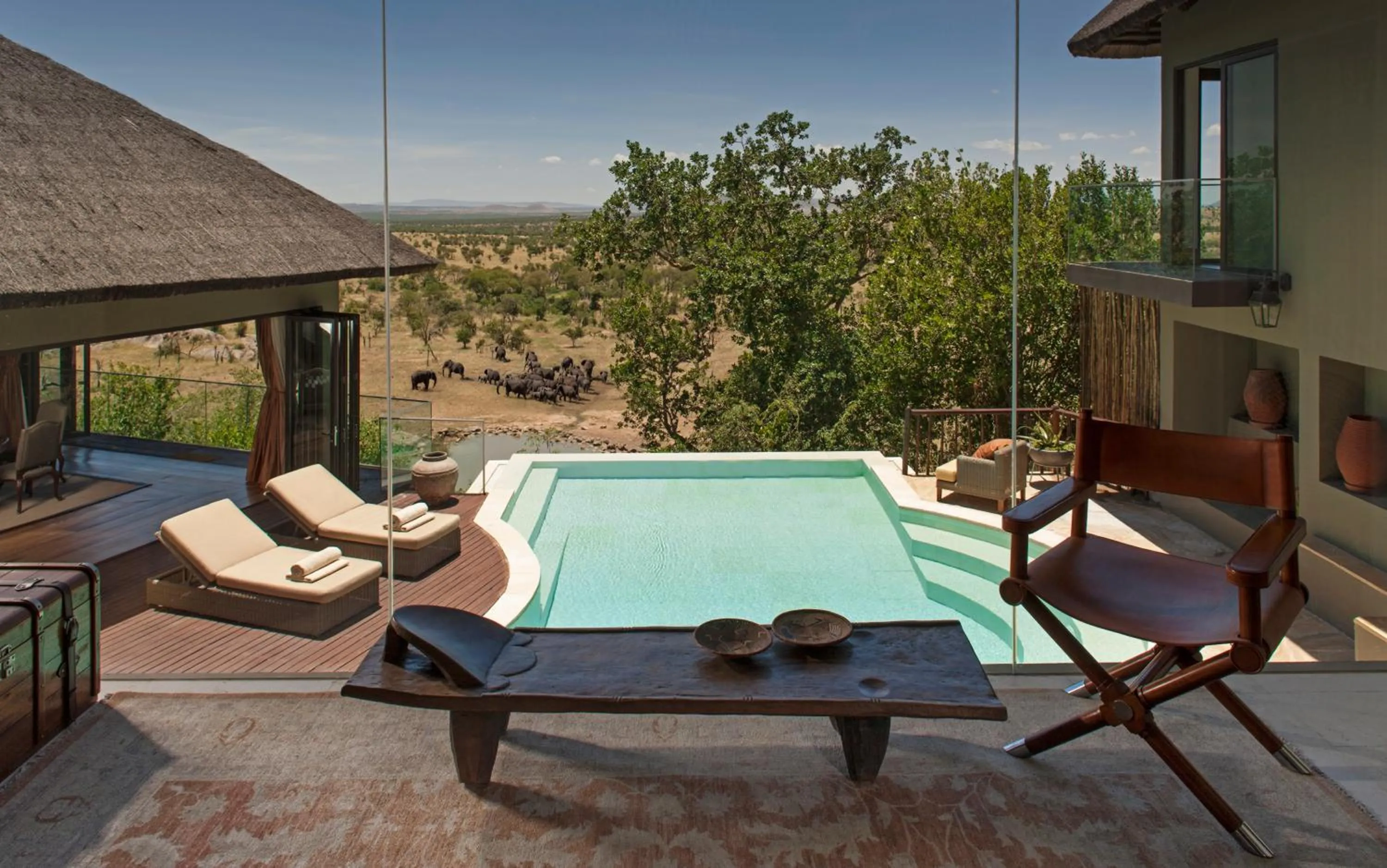 Swimming pool in Four Seasons Safari Lodge Serengeti