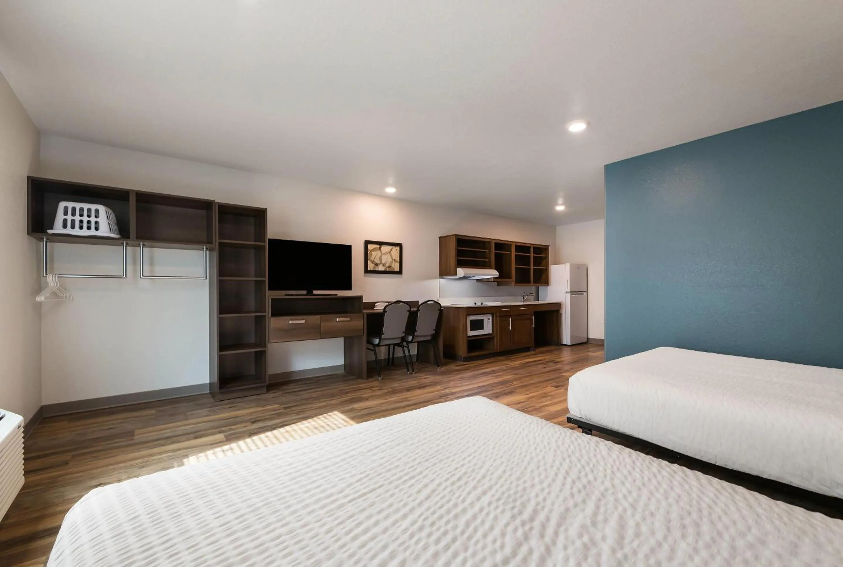 Bedroom, Bed in WoodSpring Suites Cocoa Beach - Rockledge