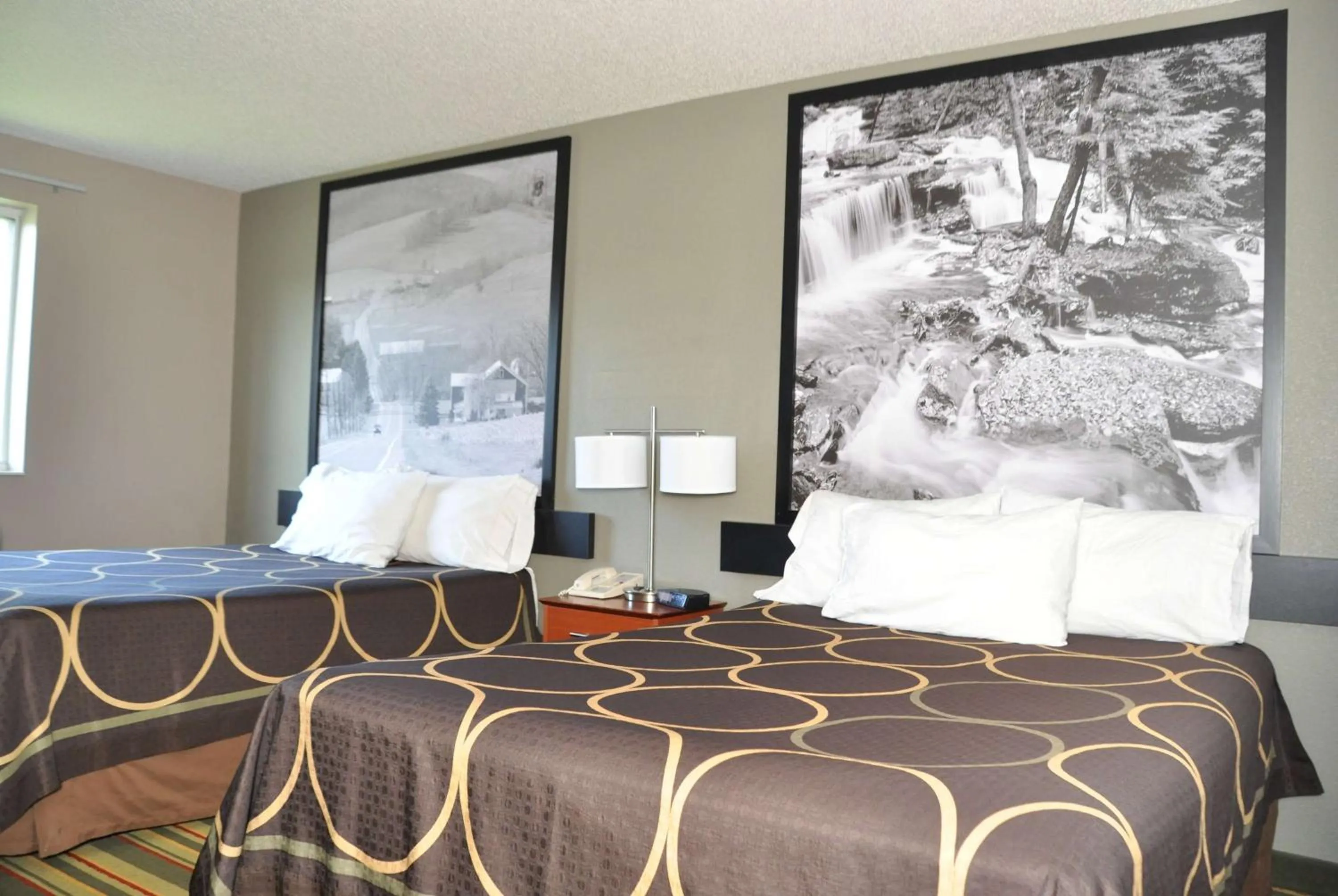 Photo of the whole room, Bed in Super 8 by Wyndham Clearfield