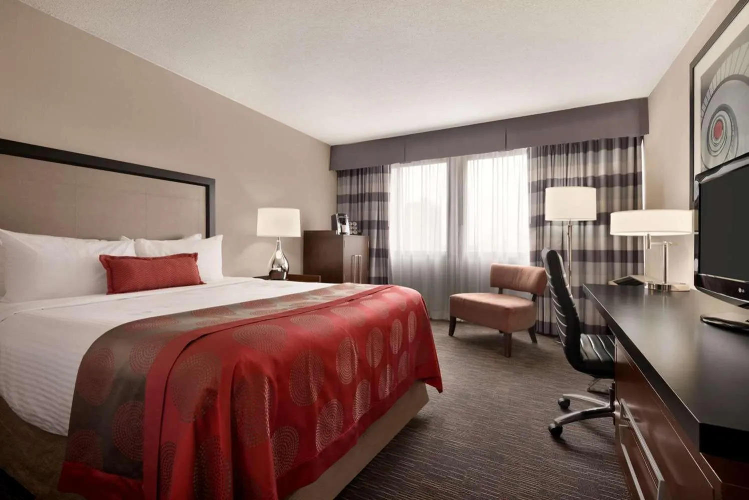 Bed in Ramada Plaza by Wyndham Regina Downtown