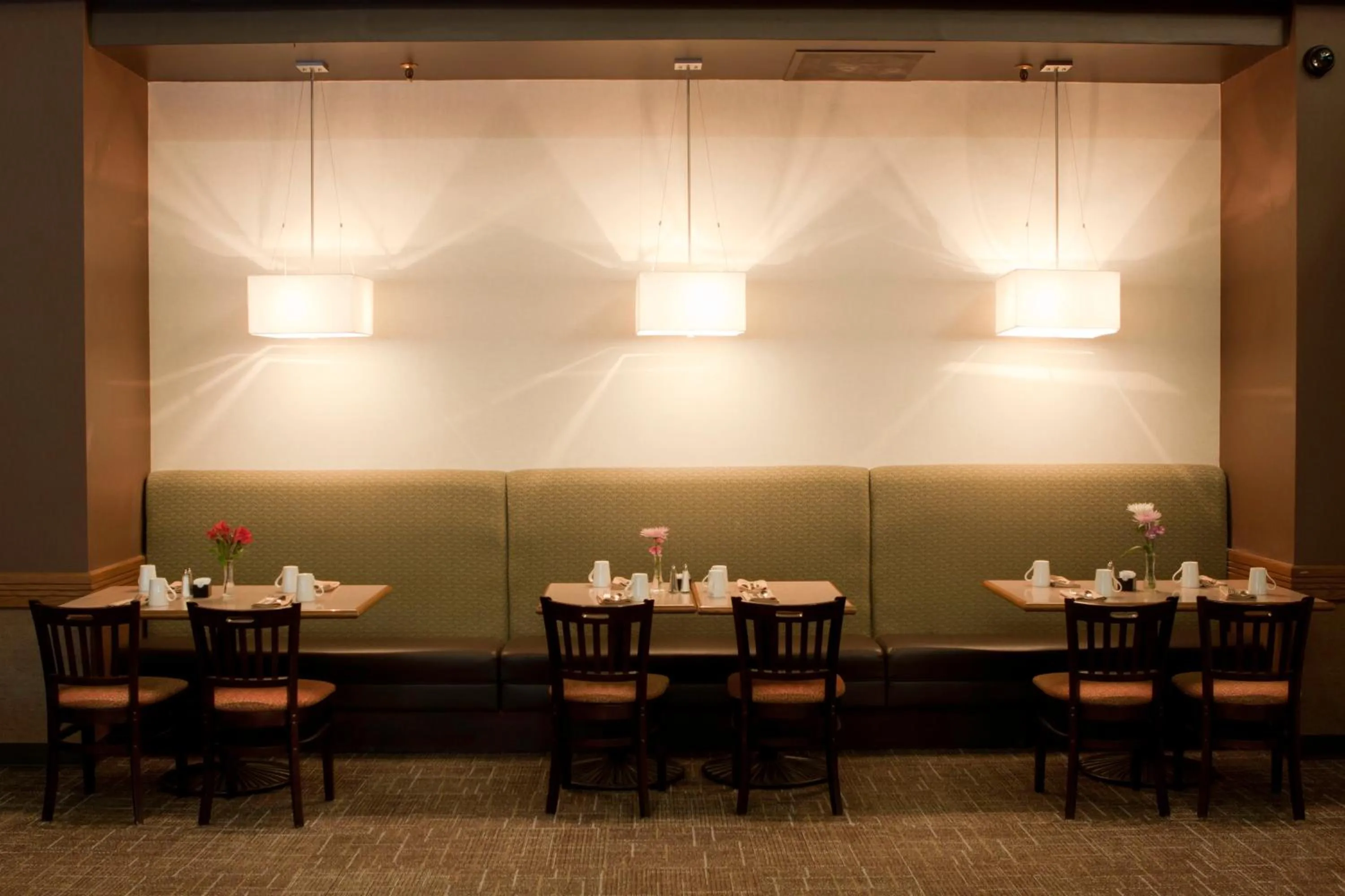 Restaurant/places to eat in Ramada Plaza by Wyndham Regina Downtown