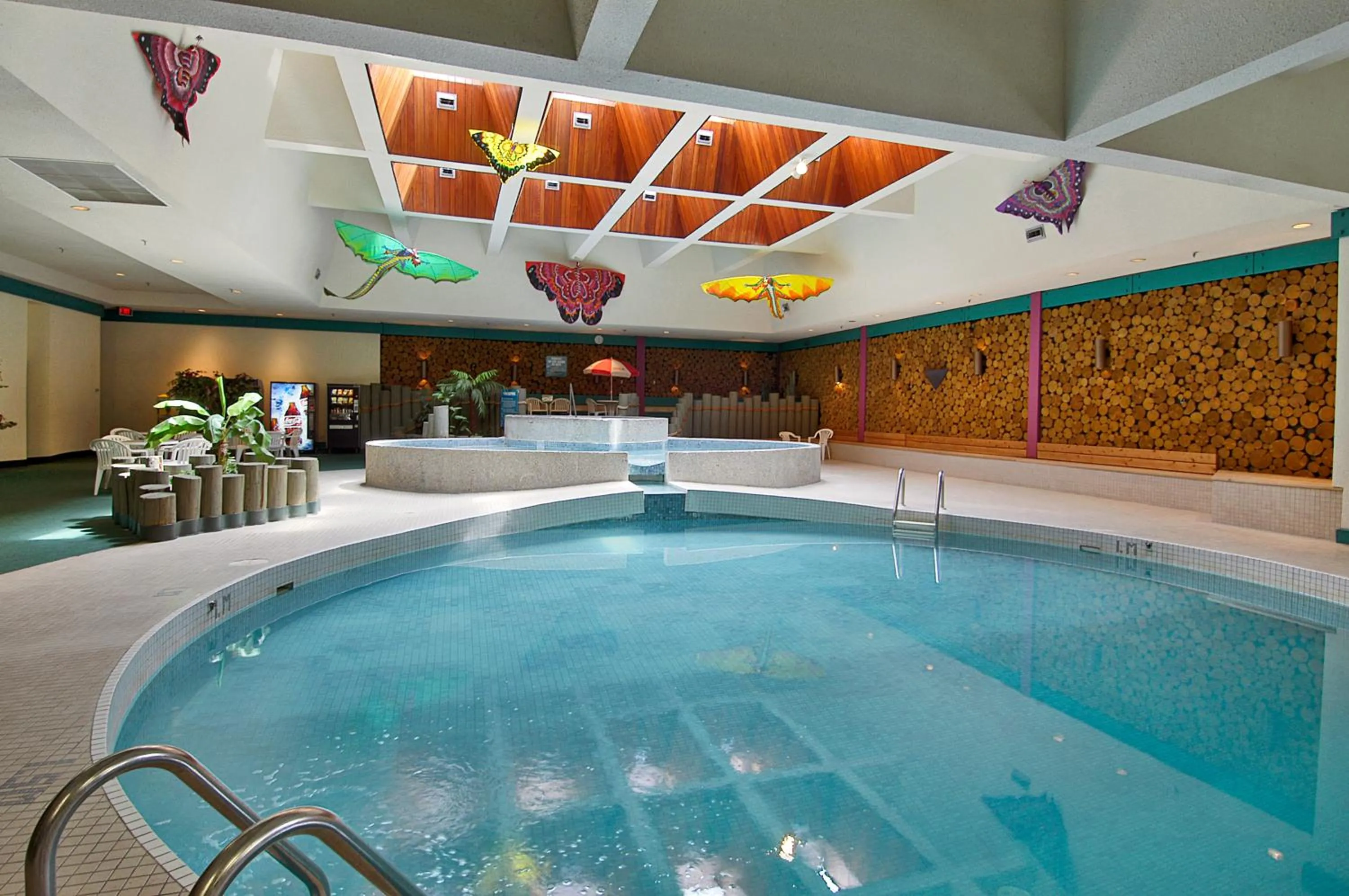 Swimming pool in Ramada Plaza by Wyndham Regina Downtown