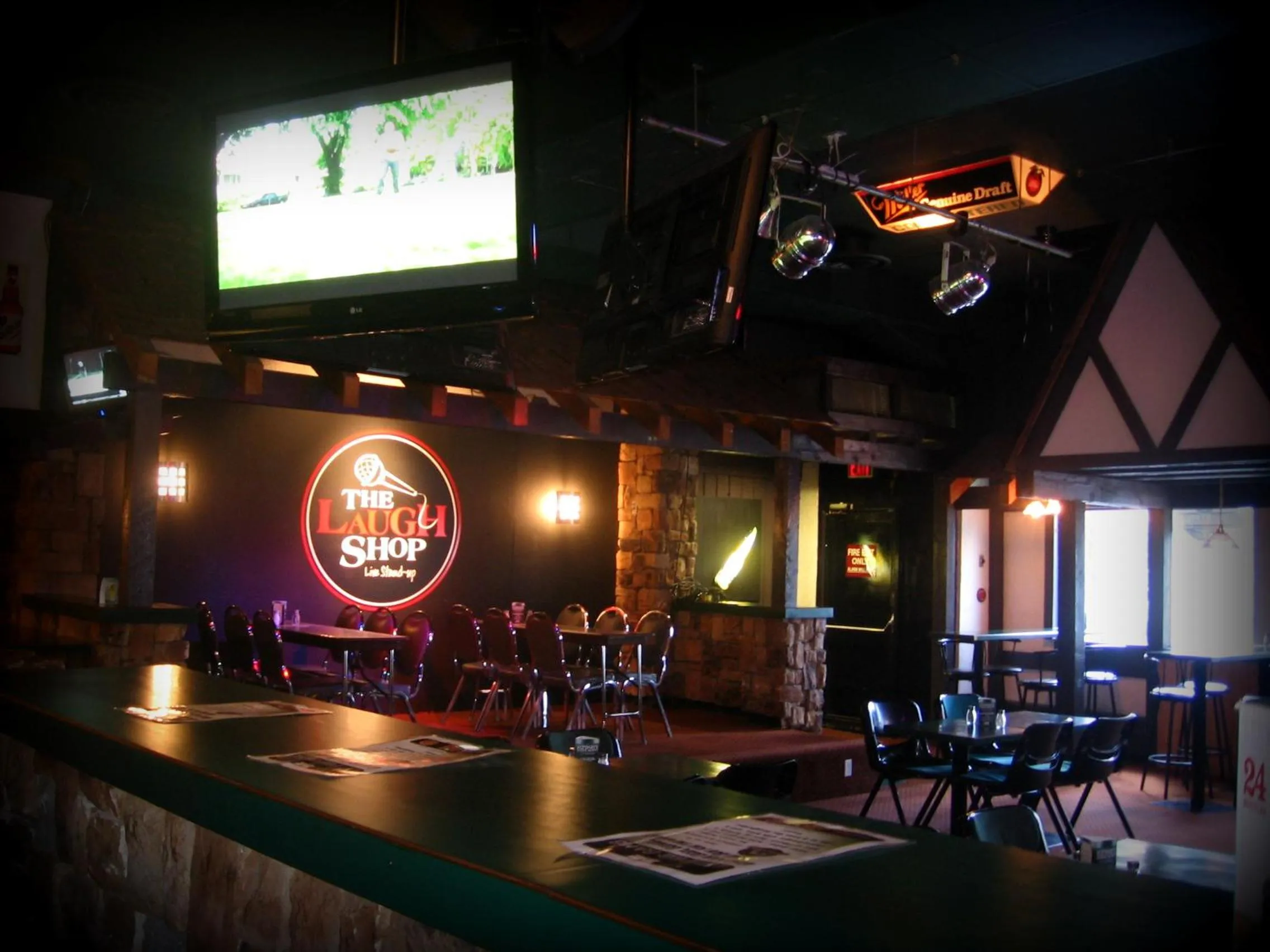 Lounge or bar in Ramada Plaza by Wyndham Regina Downtown