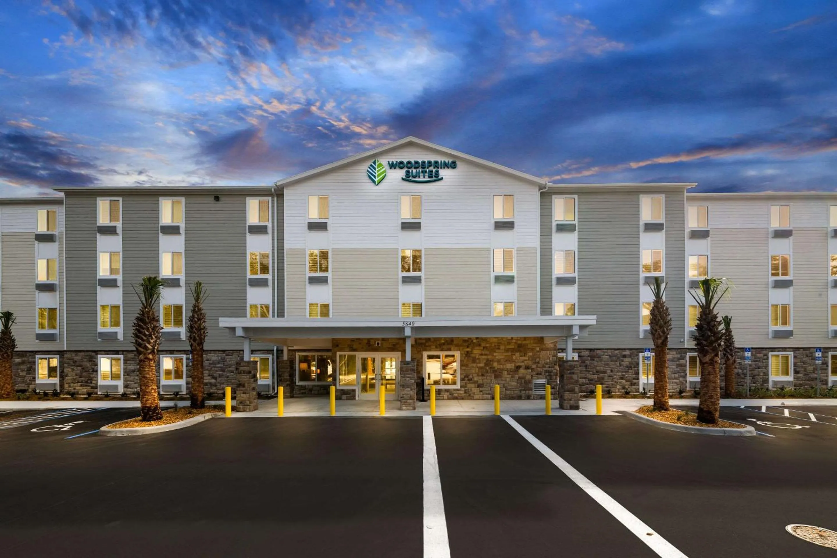 Property building in WoodSpring Suites Port Orange - Daytona Beach