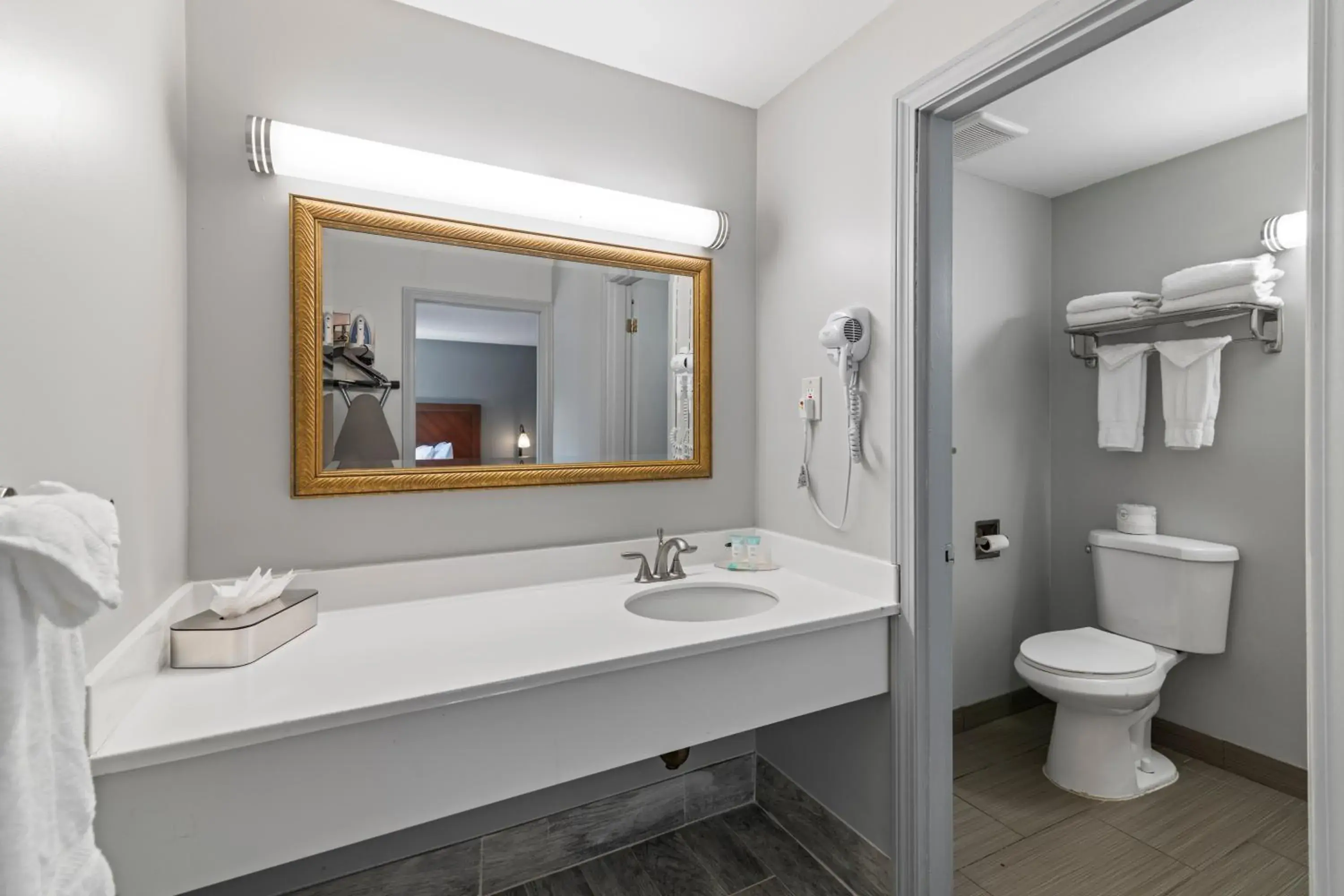 Double Room with Two Double Beds - Non-Smoking in Knight's Inn Boston/Danvers Double Room with Two Double Beds - Non-Smoking in Knight's Inn Boston/Danvers