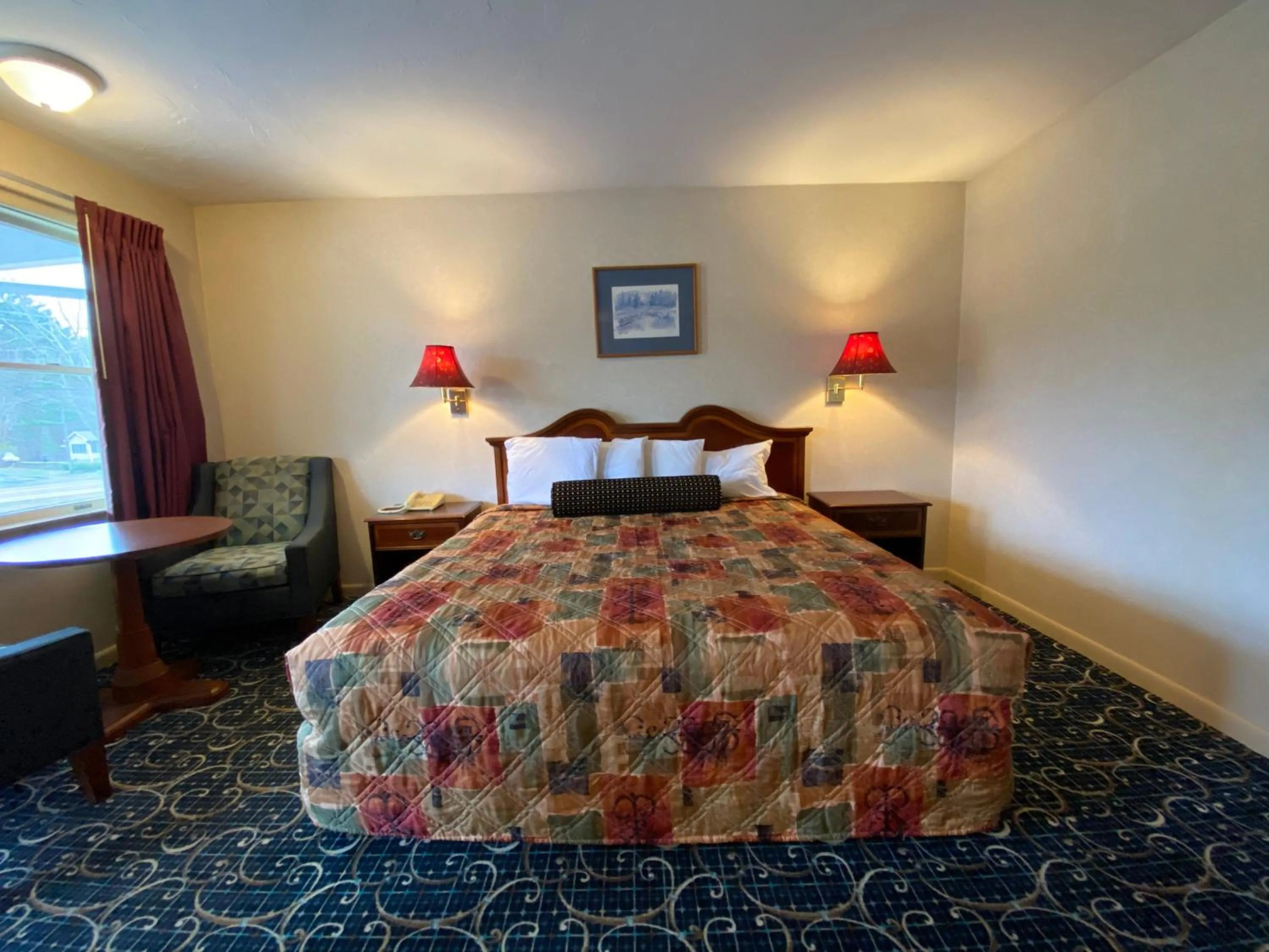 Bed in Economy Lodge 682 Main St Sturbridge