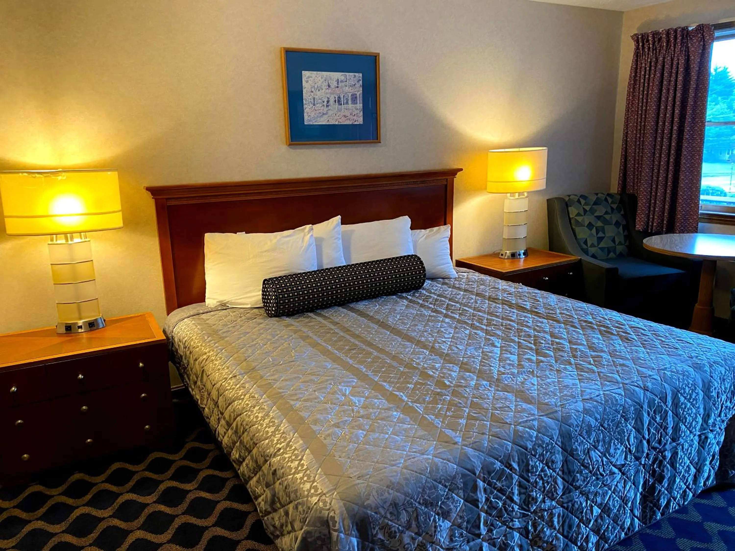 Bed in Economy Lodge 682 Main St Sturbridge