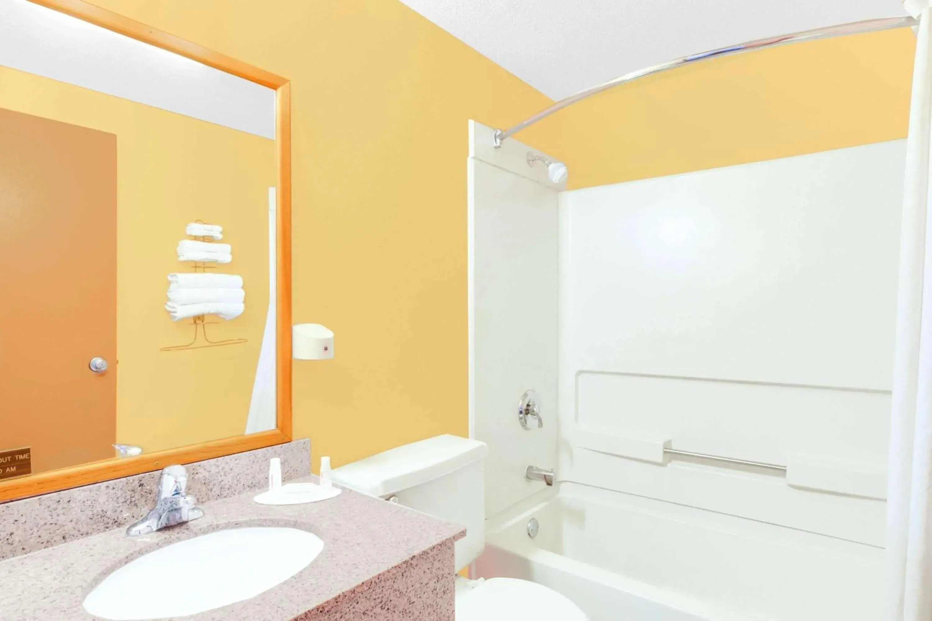 Queen Room - Mobility Access/Non-Smoking in Super 8 by Wyndham Mitchell Queen Room - Mobility Access/Non-Smoking in Super 8 by Wyndham Mitchell