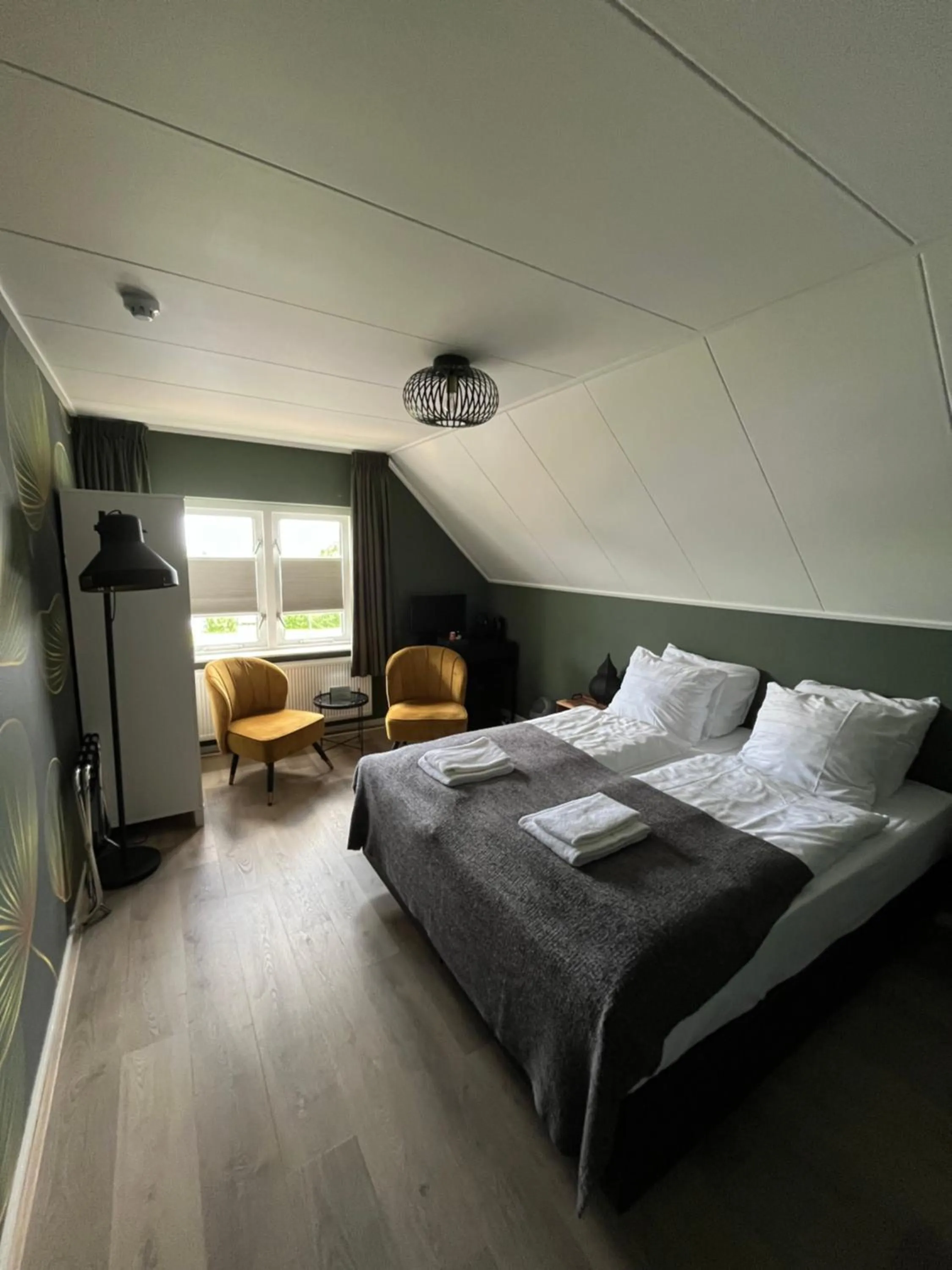 Bedroom, Bed in Giethoorn Old Art Hotel