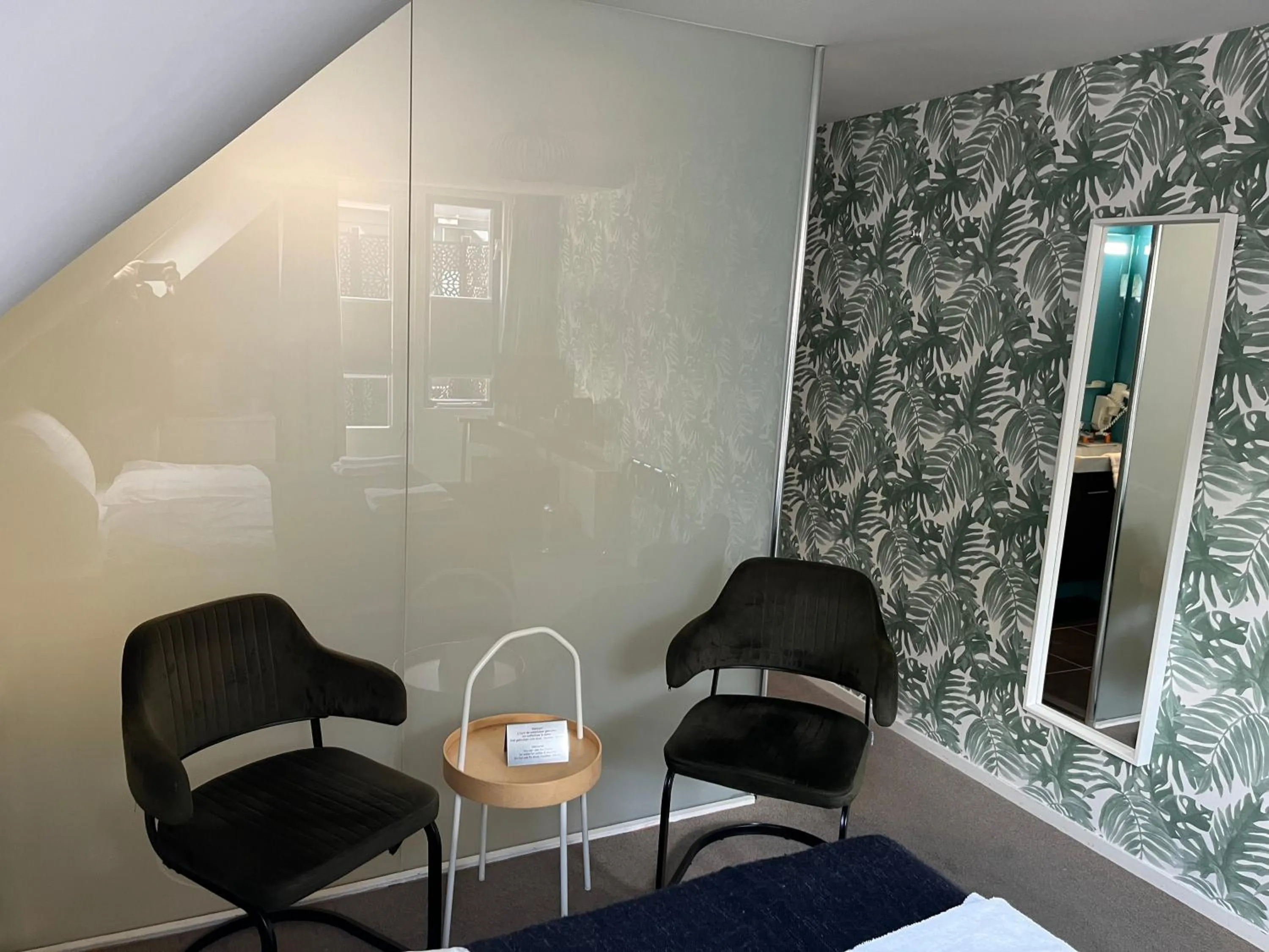 Bedroom in Giethoorn Old Art Hotel