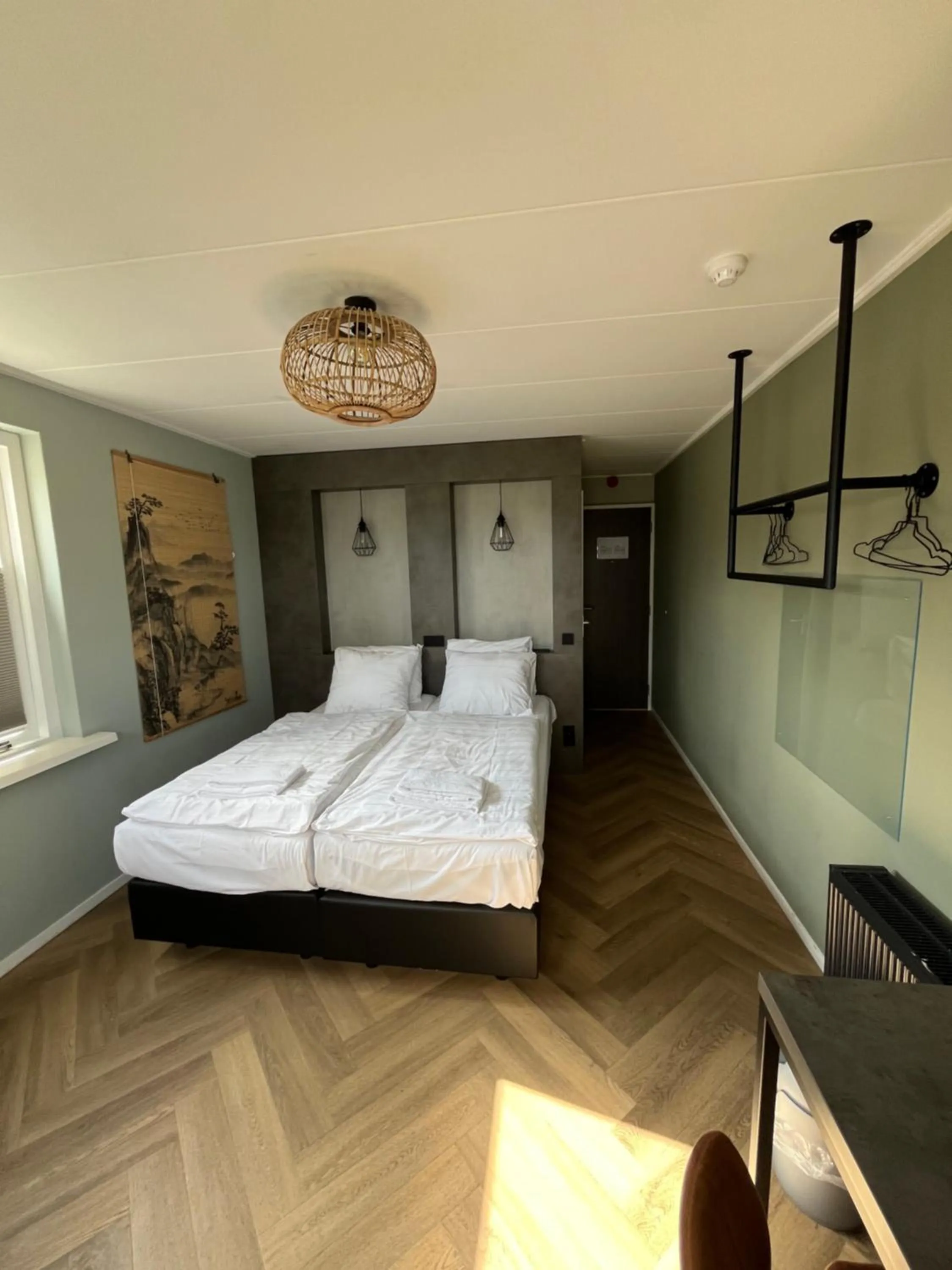 Balcony/Terrace, Bed in Giethoorn Old Art Hotel