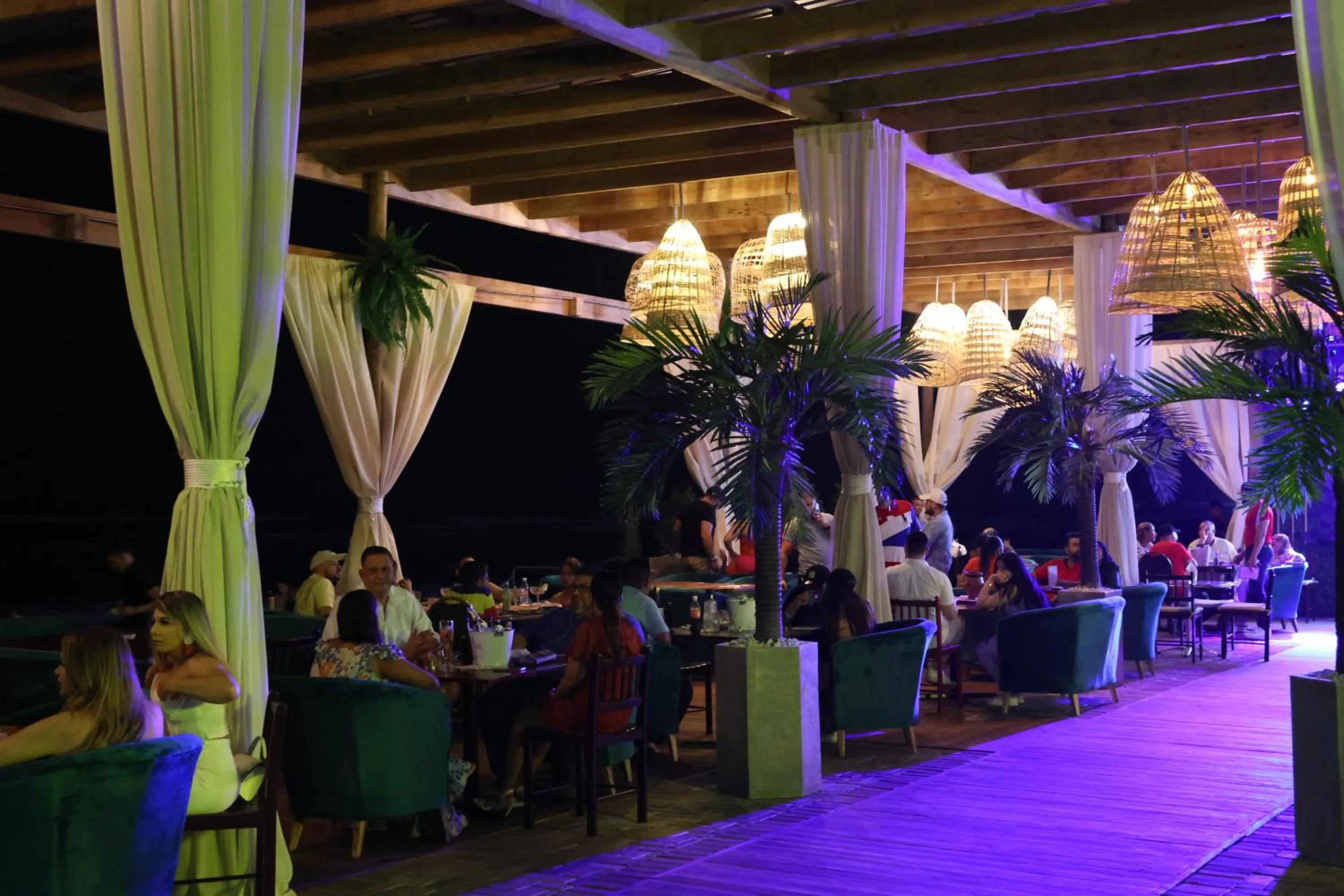 Restaurant/places to eat in Hotel Partenon Beach