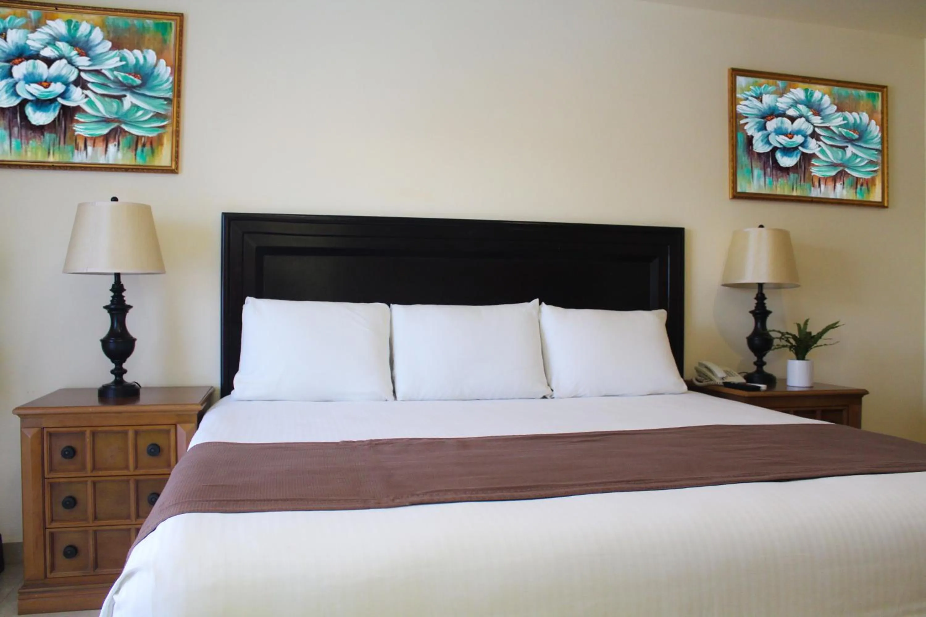 towels in Hotel Partenon Beach