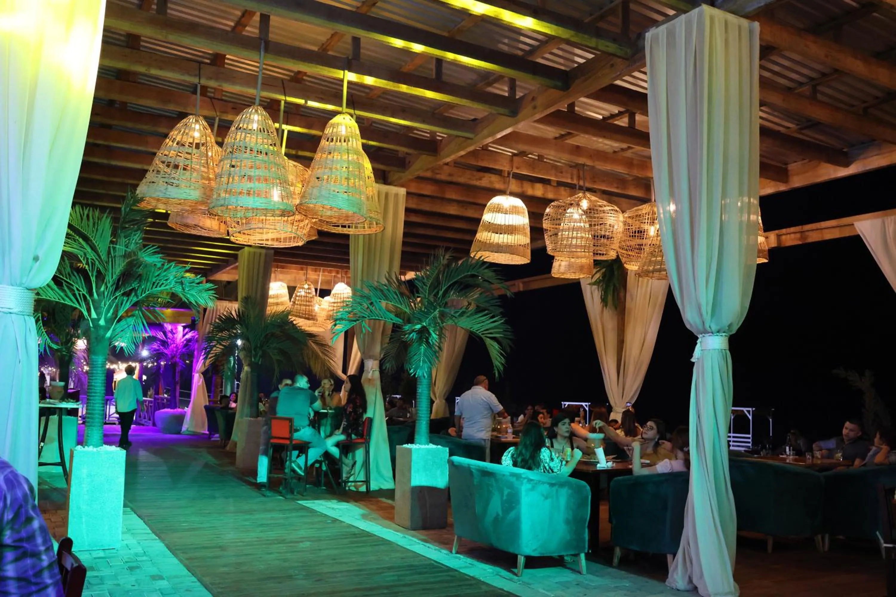 Restaurant/places to eat in Hotel Partenon Beach