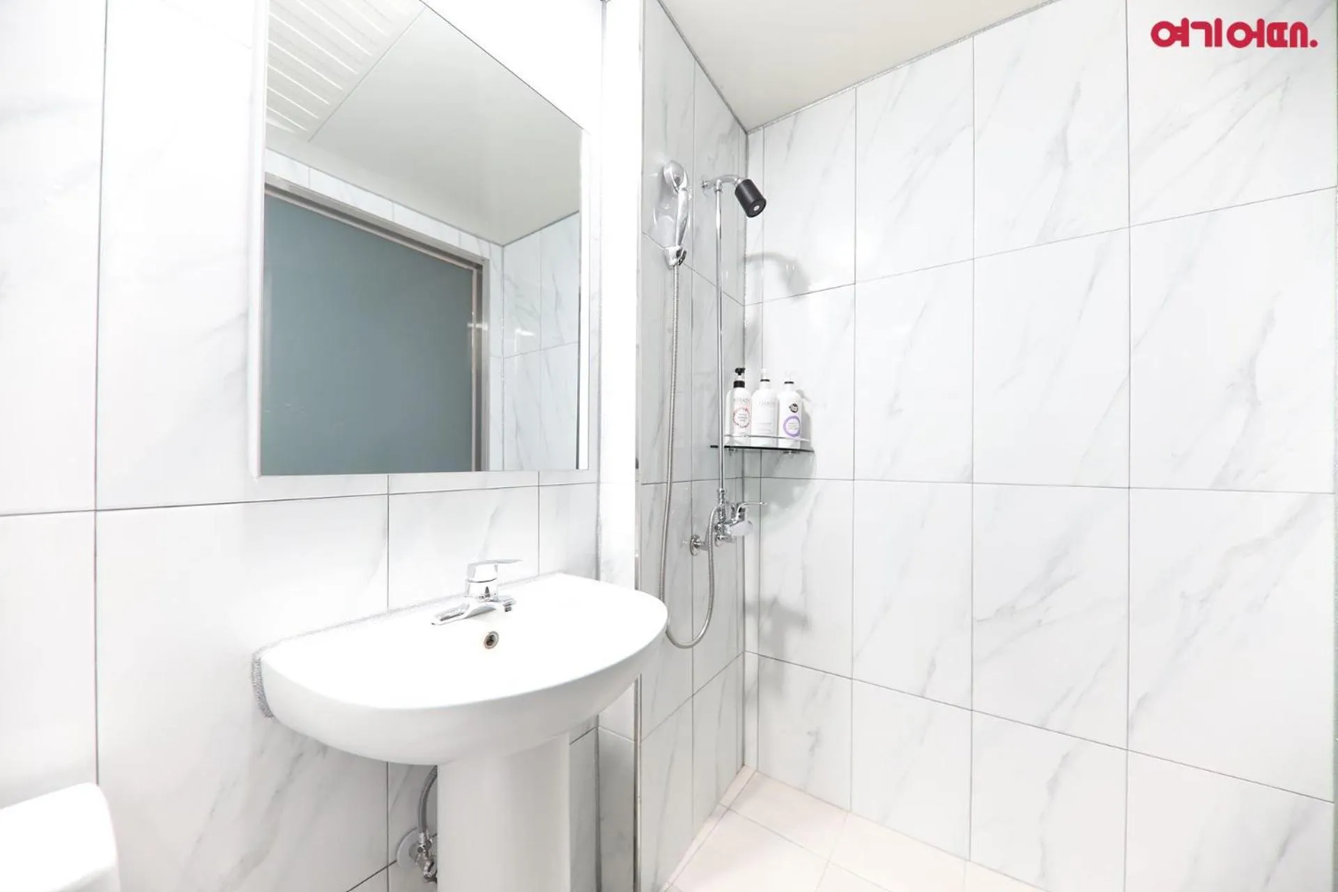 Shower in Number 25 Hotel