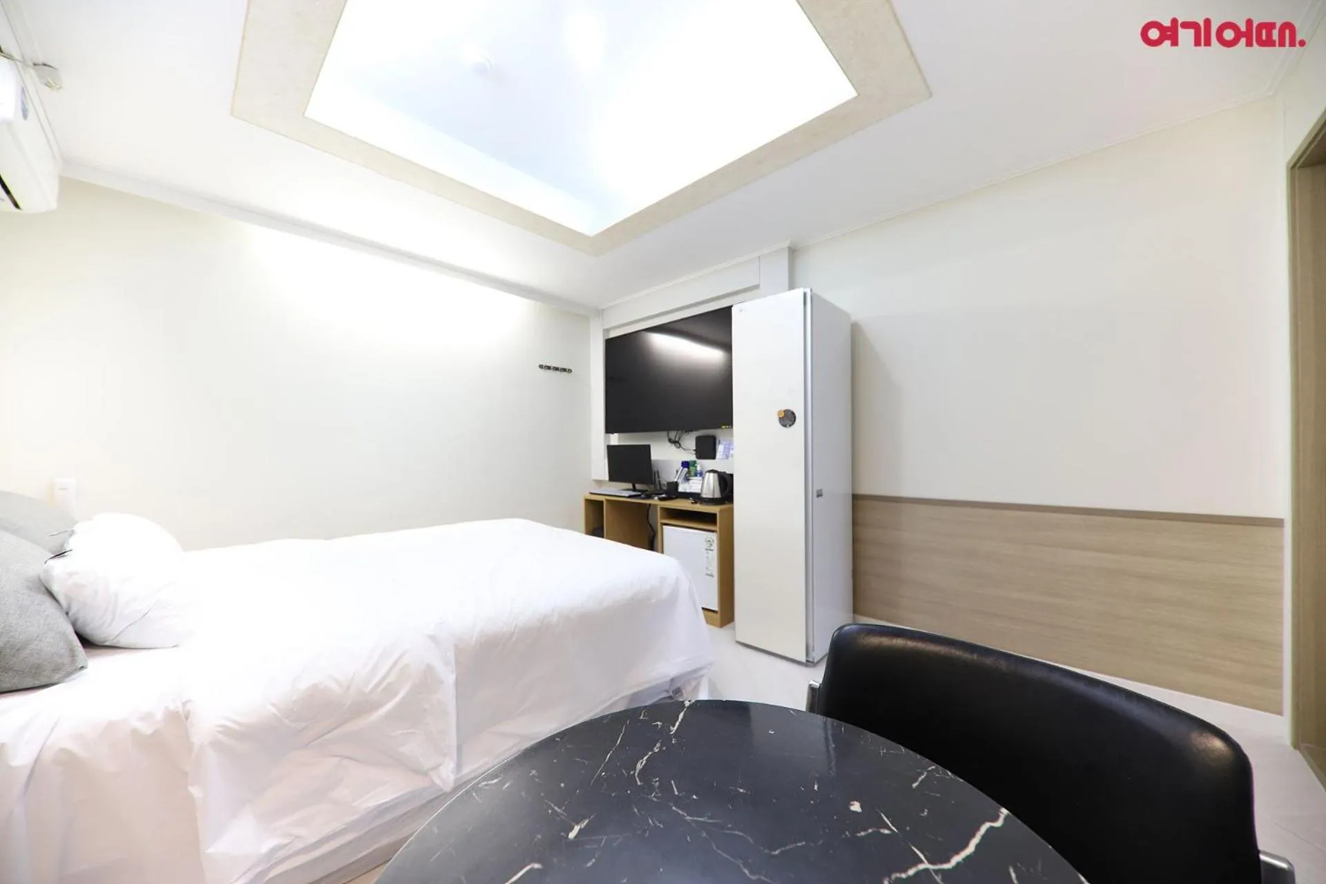 Bed in Number 25 Hotel