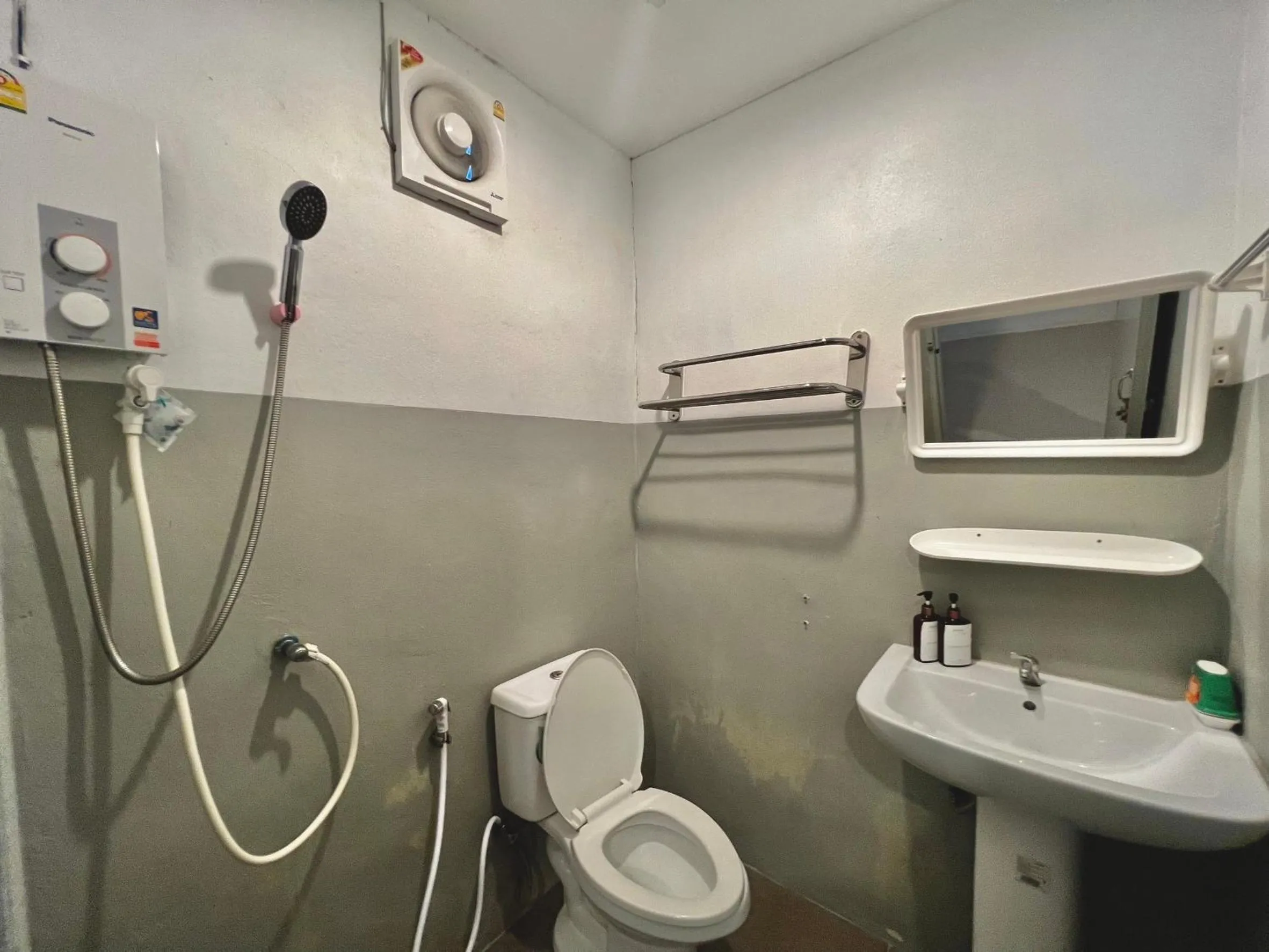 Toilet in PHUPA BEACH Resort