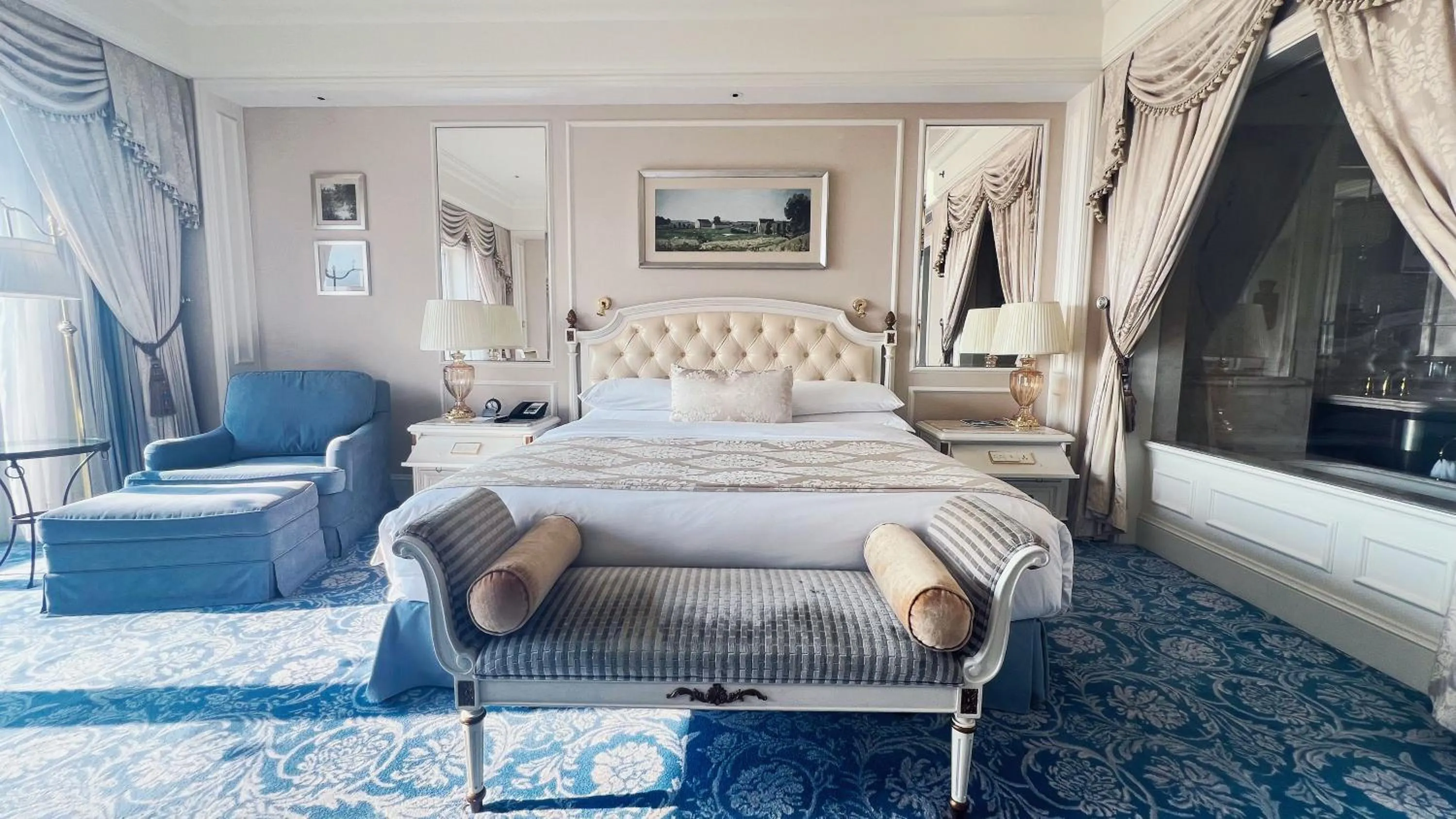 Bed in The Castle Hotel, a Luxury Collection Hotel, Dalian