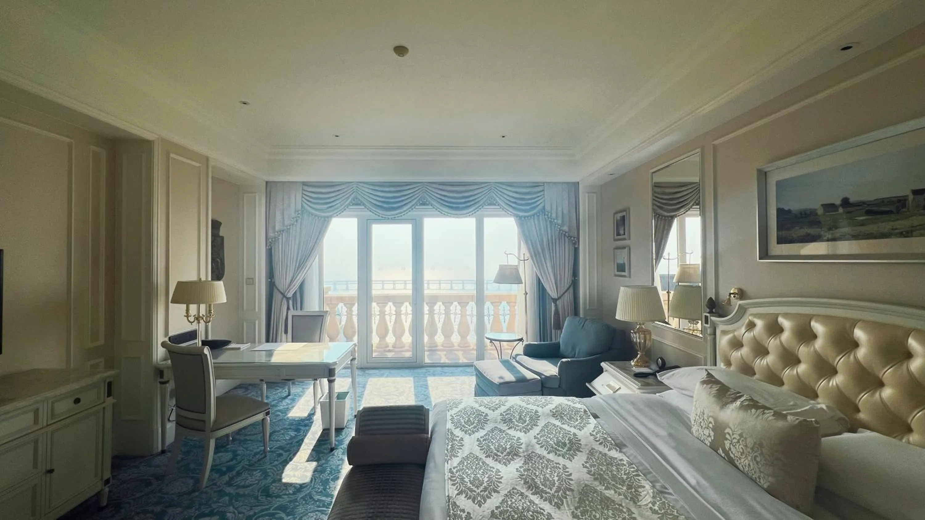 Bed in The Castle Hotel, a Luxury Collection Hotel, Dalian