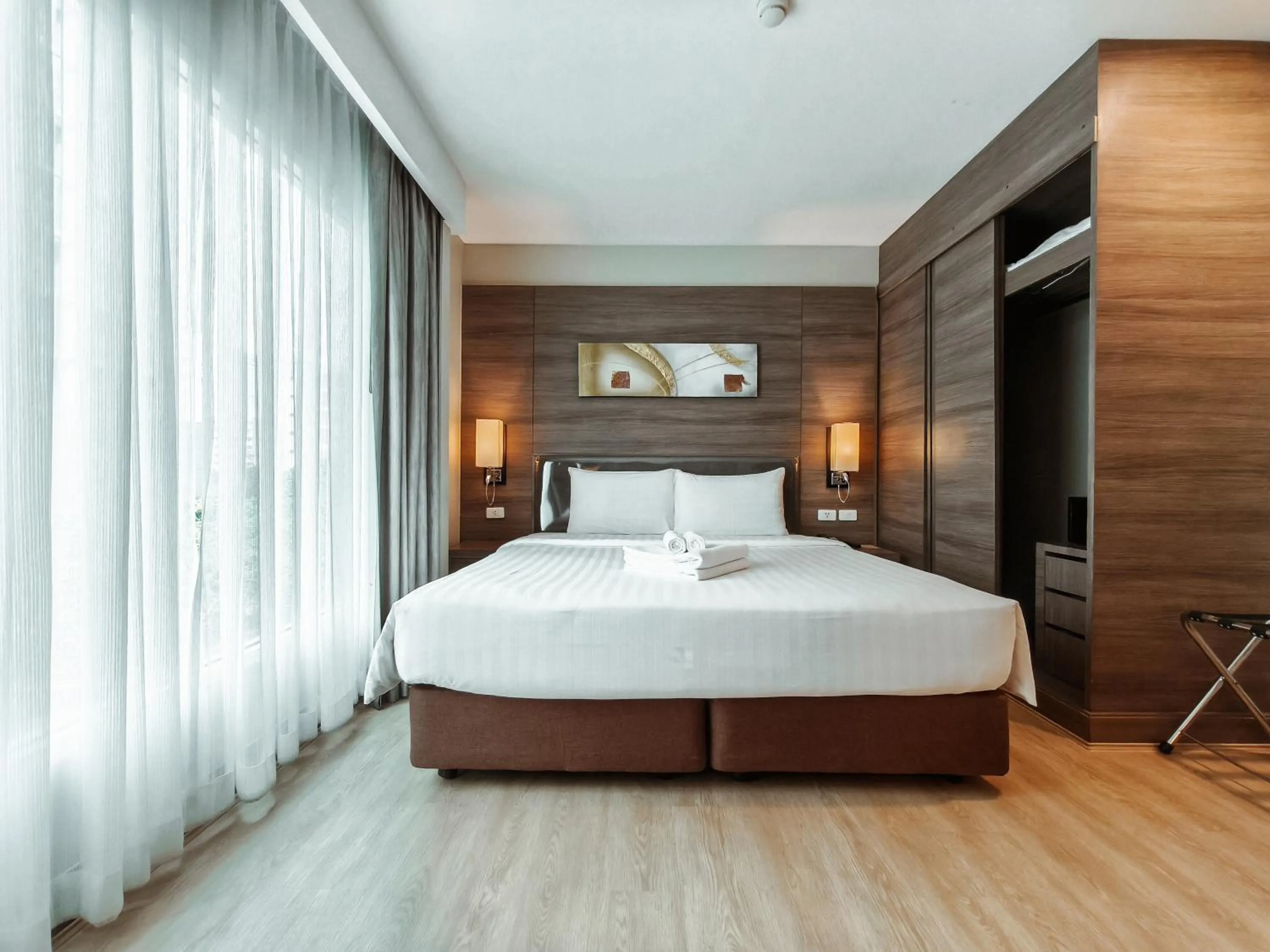 Bed in Citrus Sukhumvit 11 by Compass Hospitality