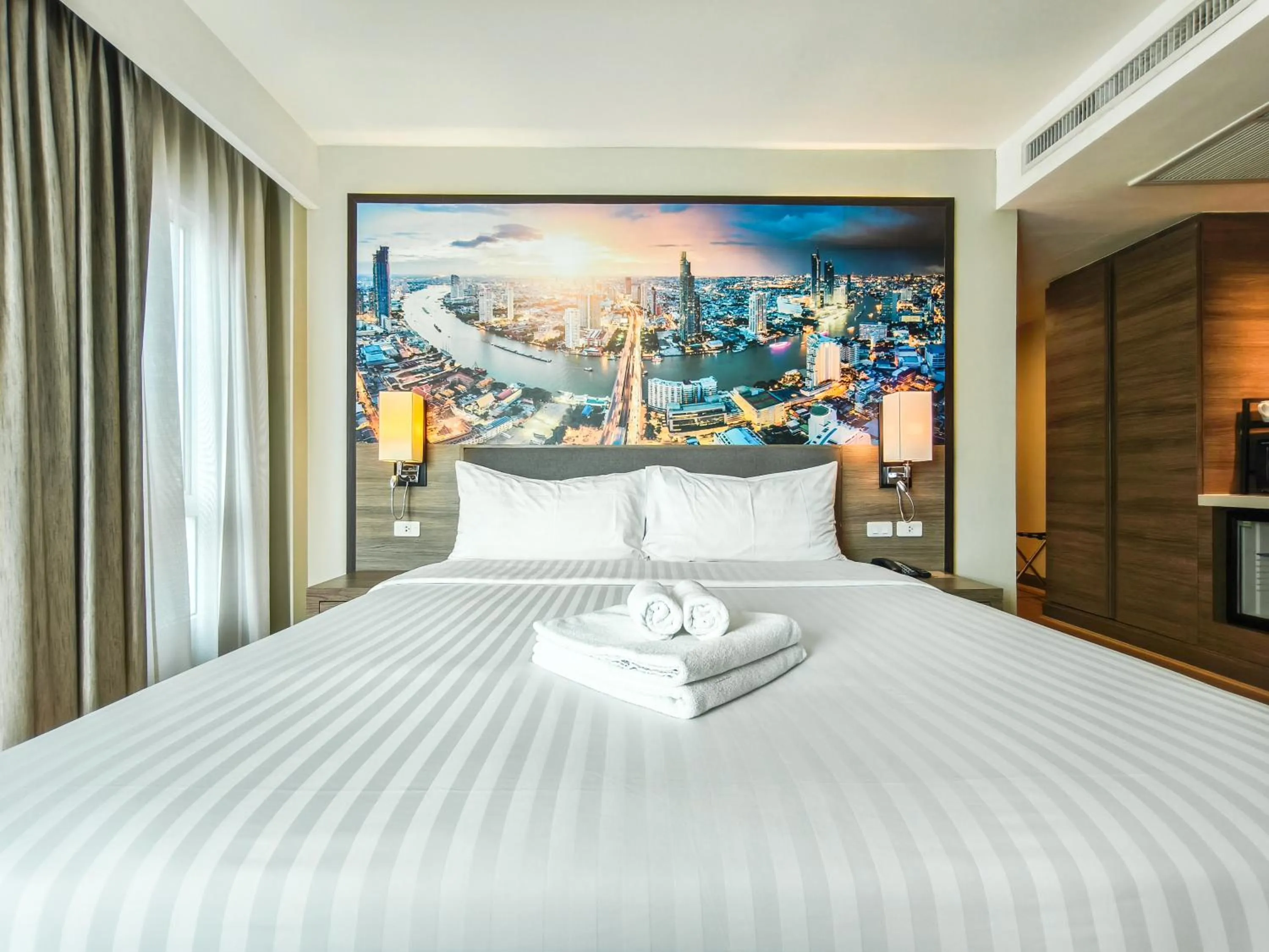 Bed in Citrus Sukhumvit 11 by Compass Hospitality