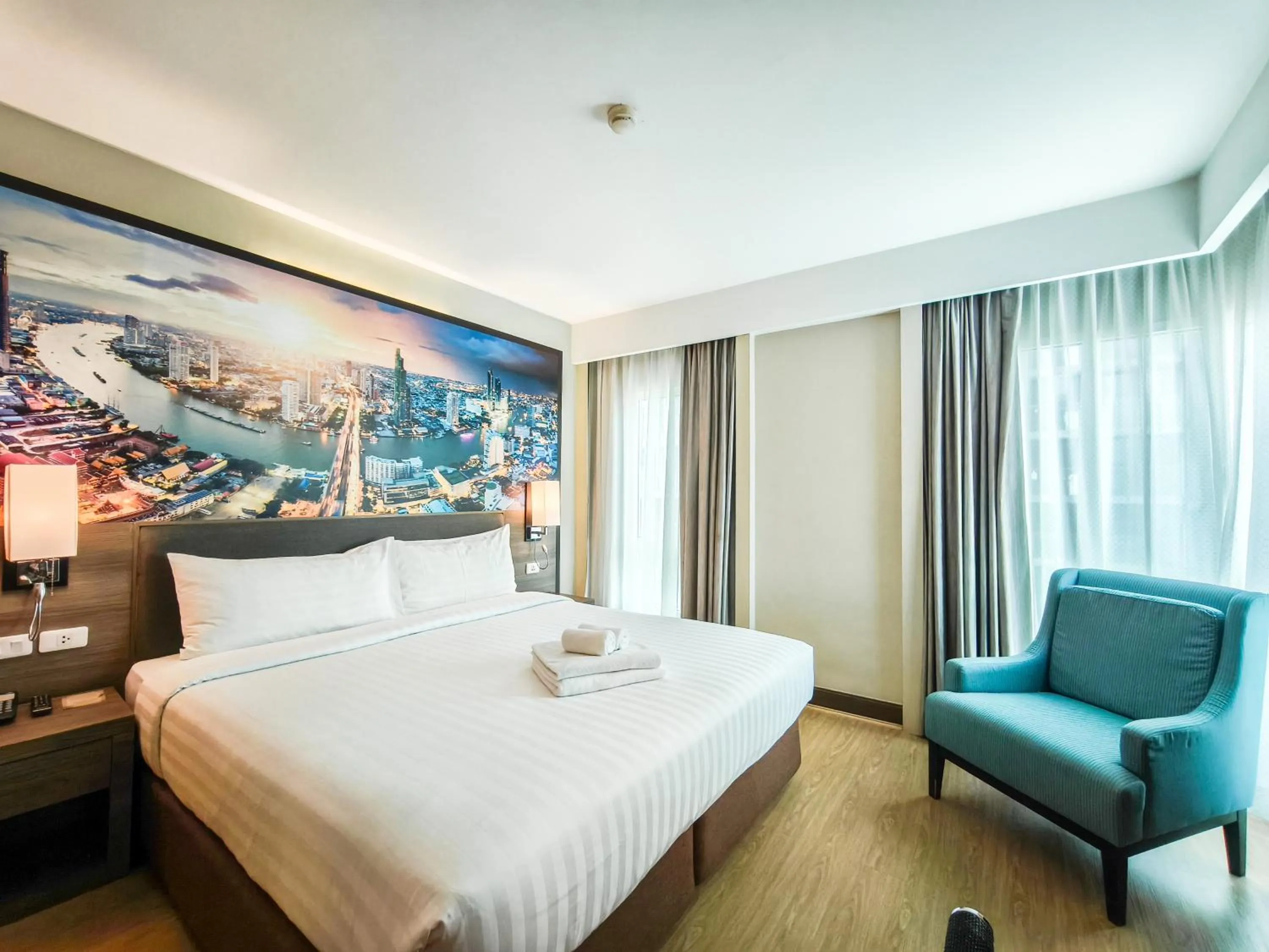 Bed in Citrus Sukhumvit 11 by Compass Hospitality
