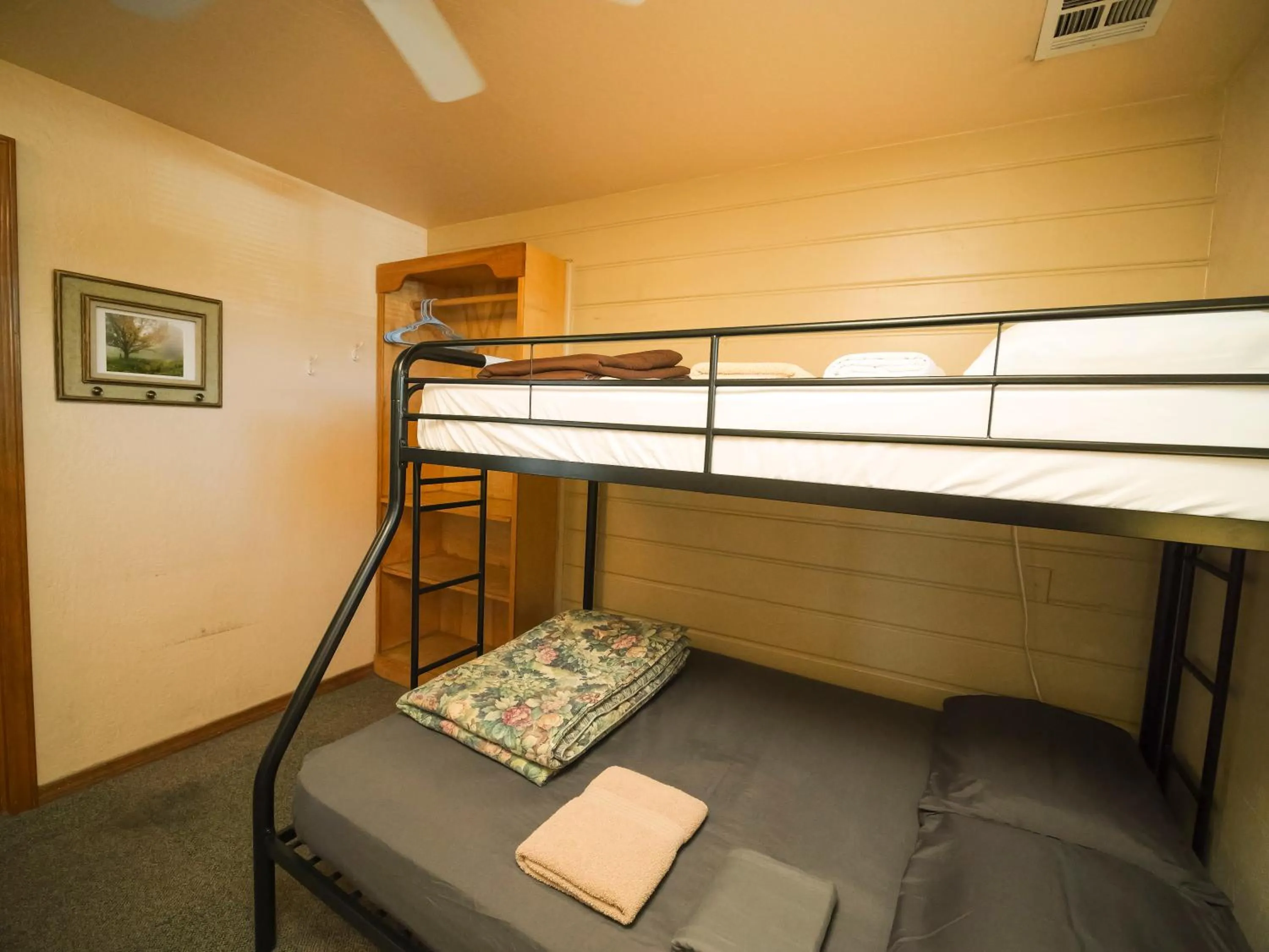 Bed in Ashland Commons Hostel