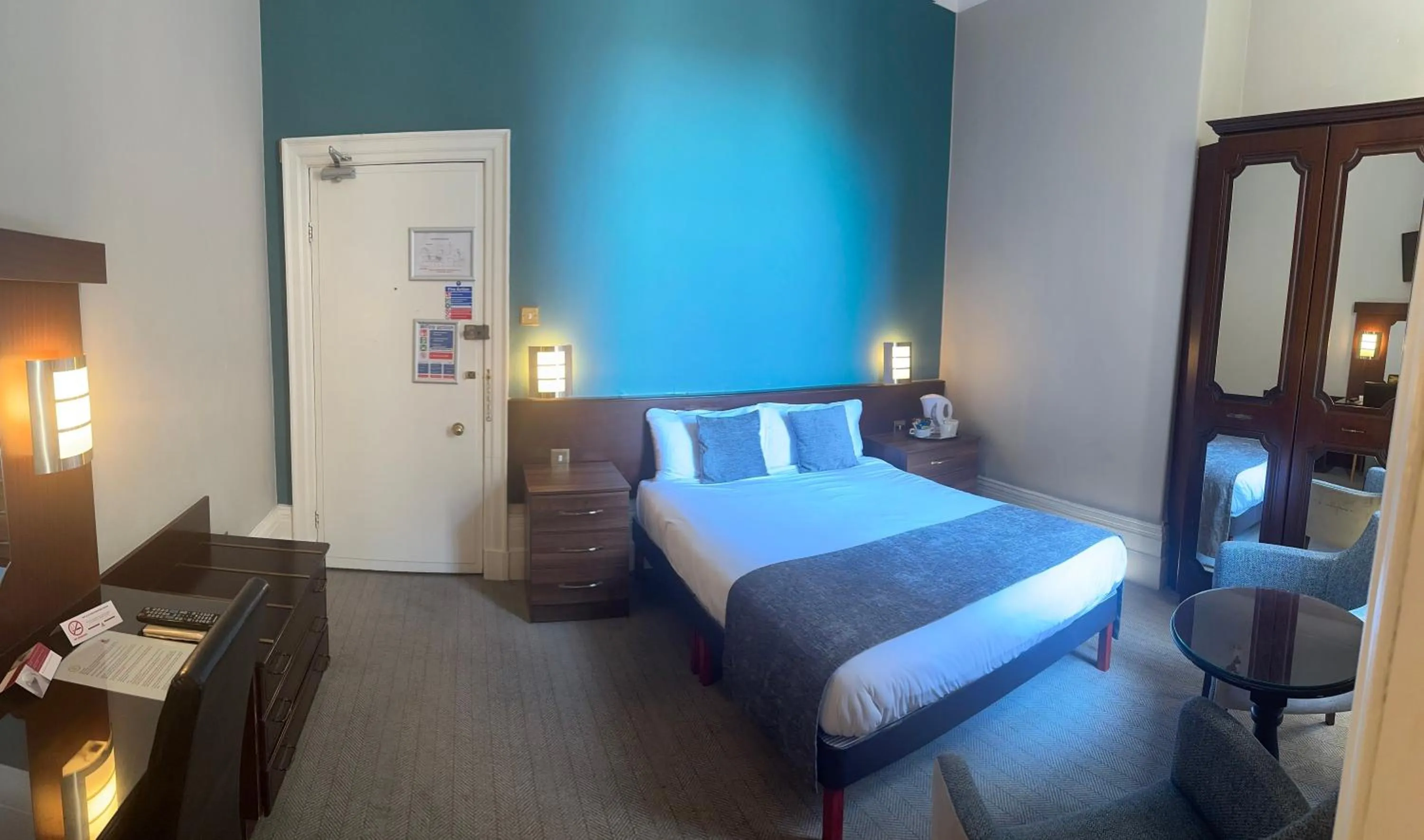 Bed in Royal Clifton Hotel