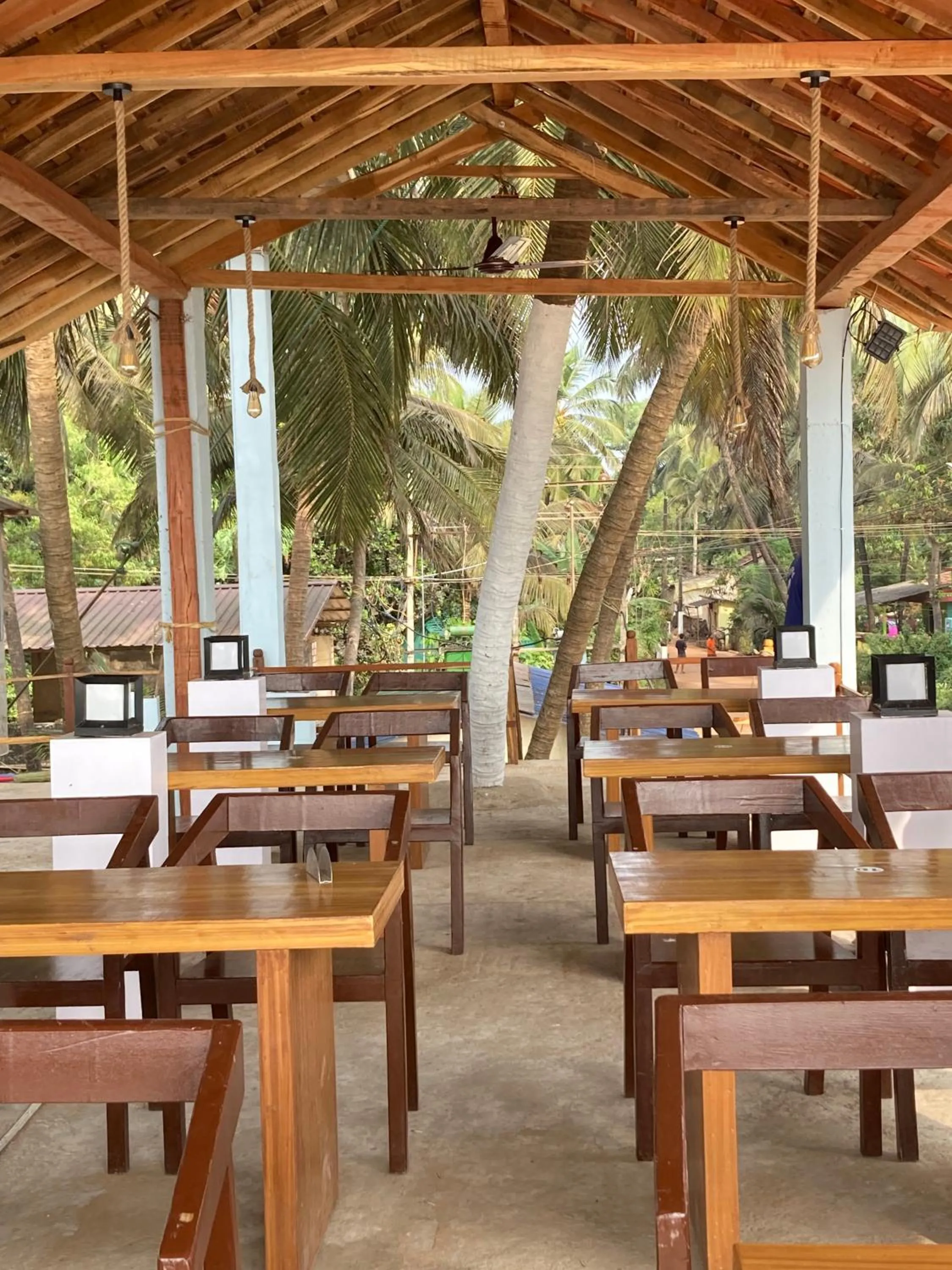 Restaurant/places to eat in Oceanic Stay And Restaurant Gokarna