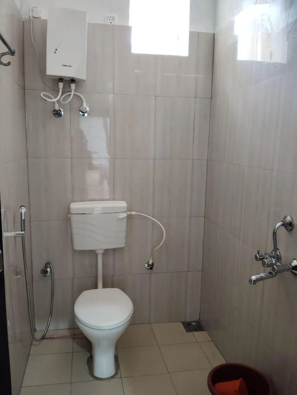Shower in Oceanic Stay And Restaurant Gokarna
