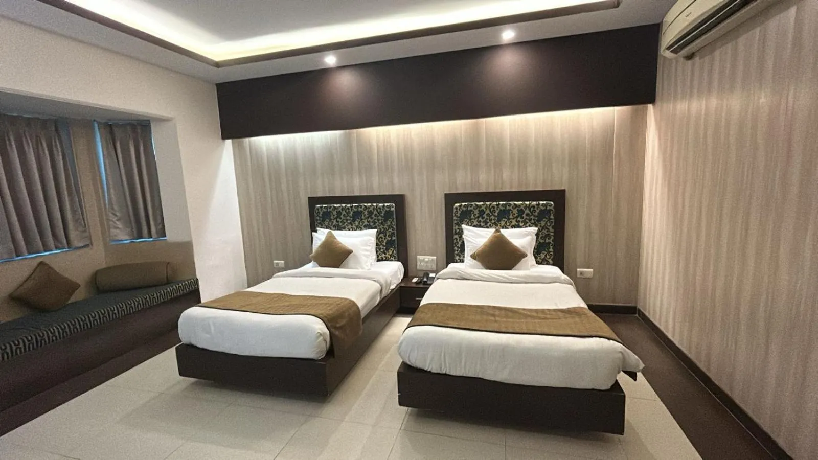 Bed in Tivoli Heritage Palace, Rewari