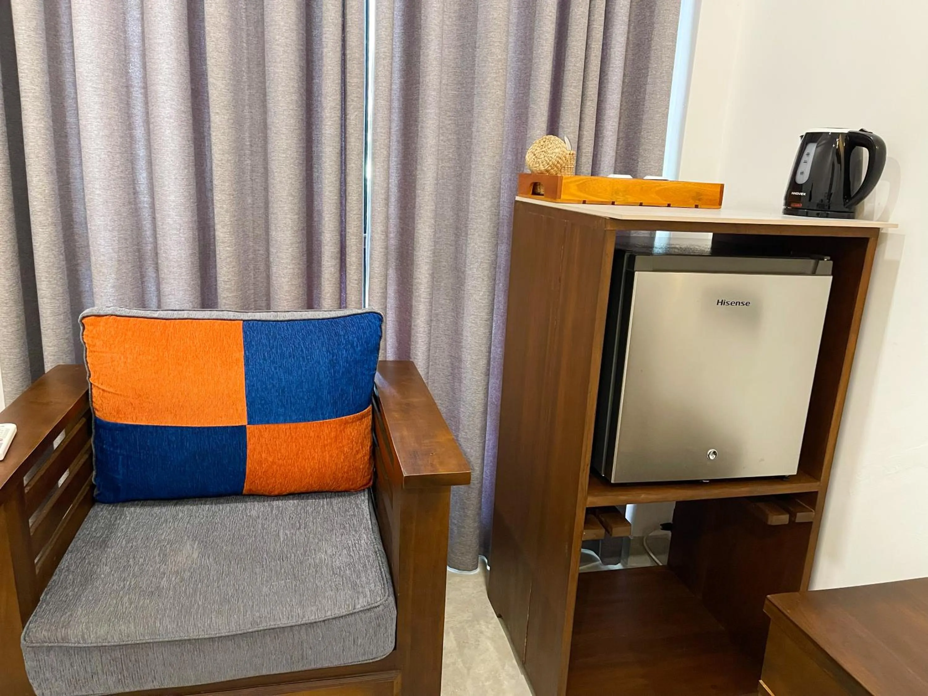 Seating area in LaRoy Mirissa