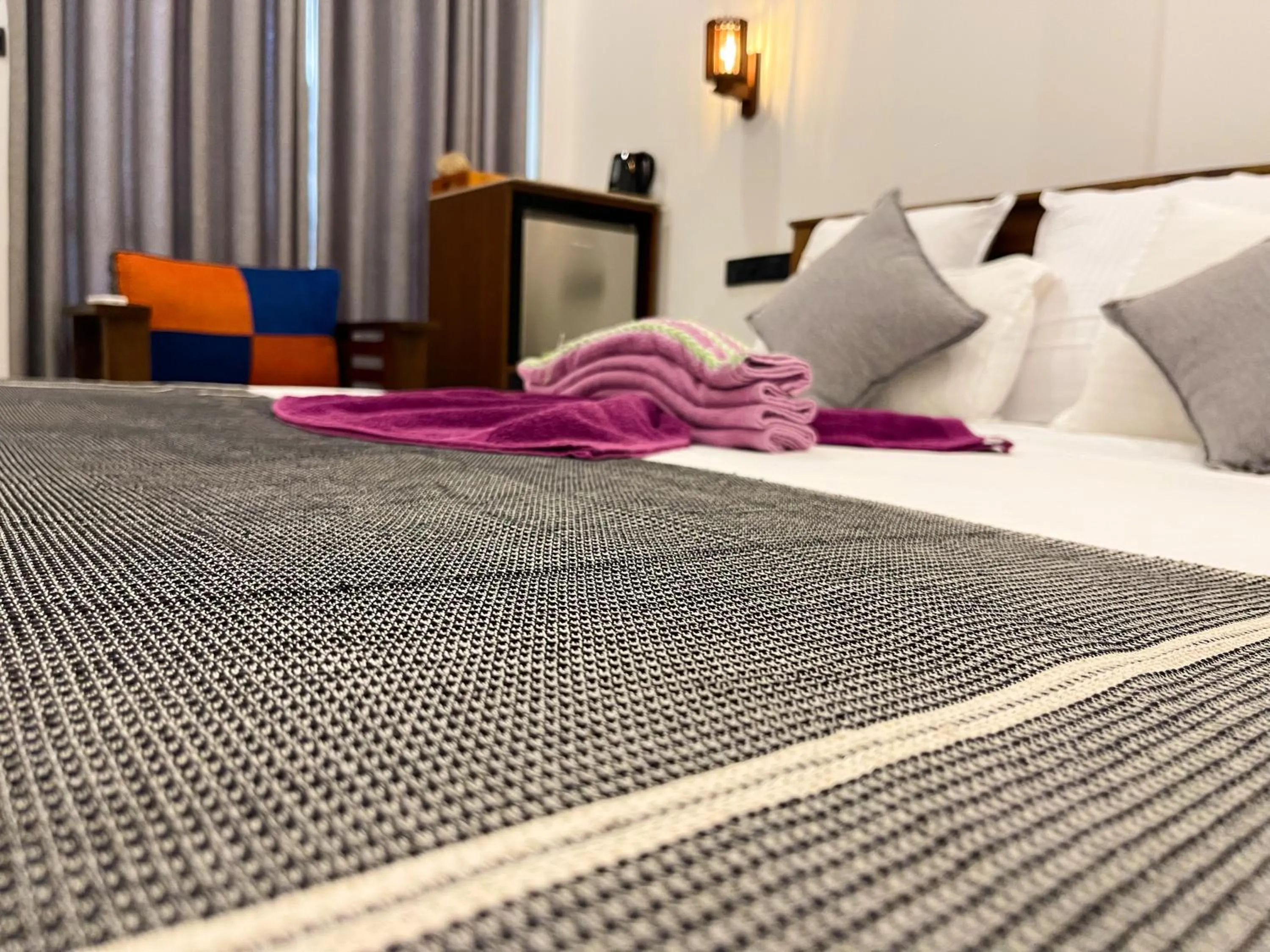 Bed in LaRoy Mirissa