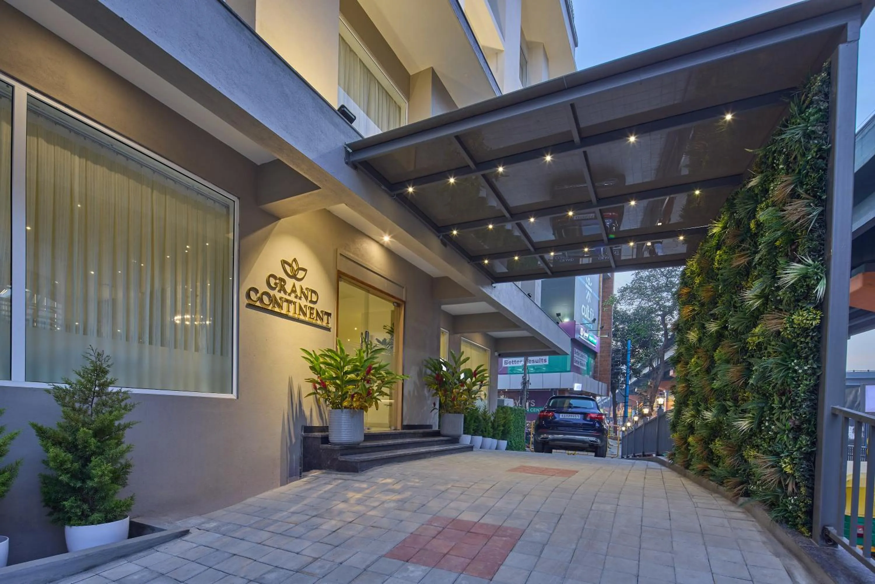 Property building in Grand Continent Hebbal A Sarovar Portico Affiliate Hotel