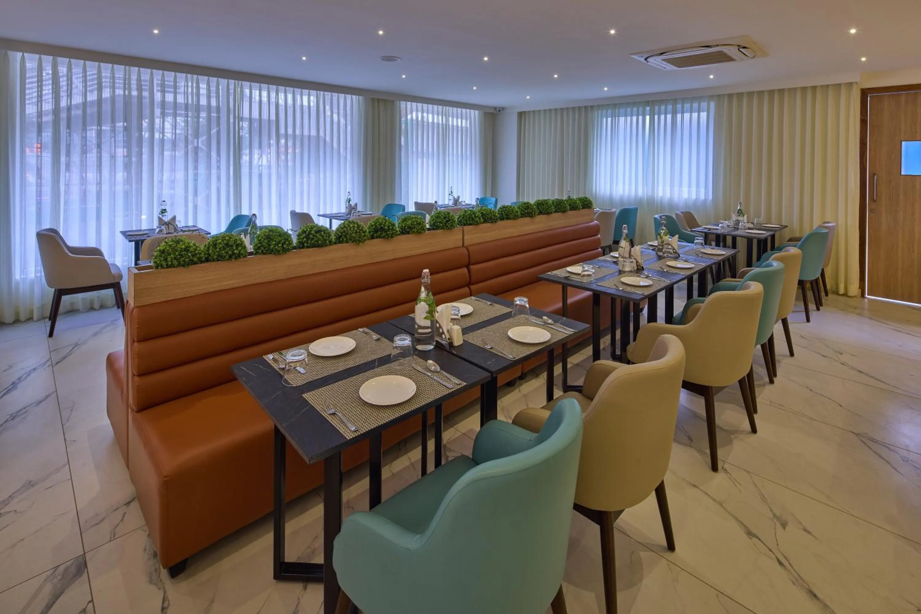 Restaurant/places to eat in Grand Continent Hebbal A Sarovar Portico Affiliate Hotel