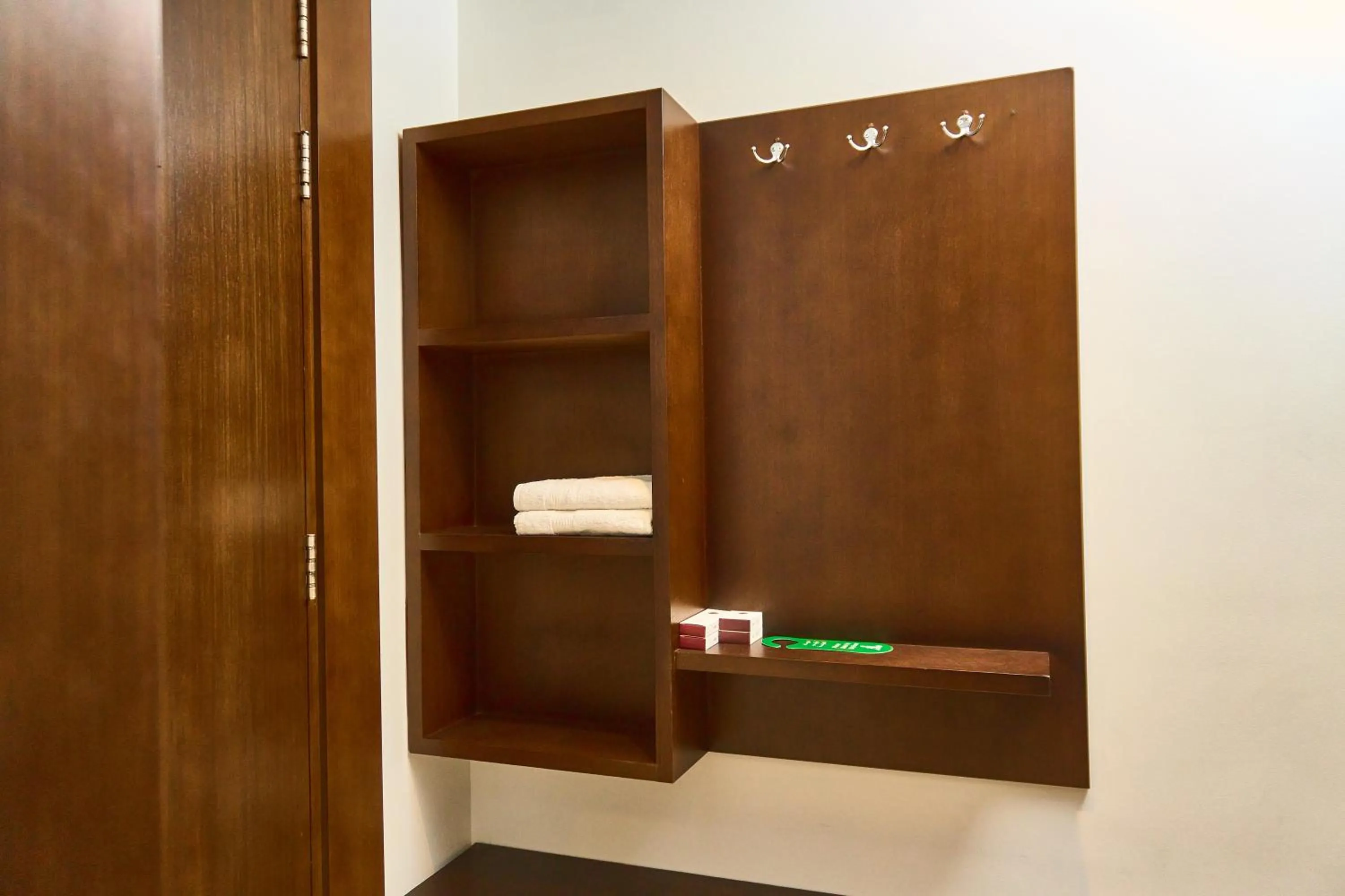 wardrobe in Selat Al Bait Hotel