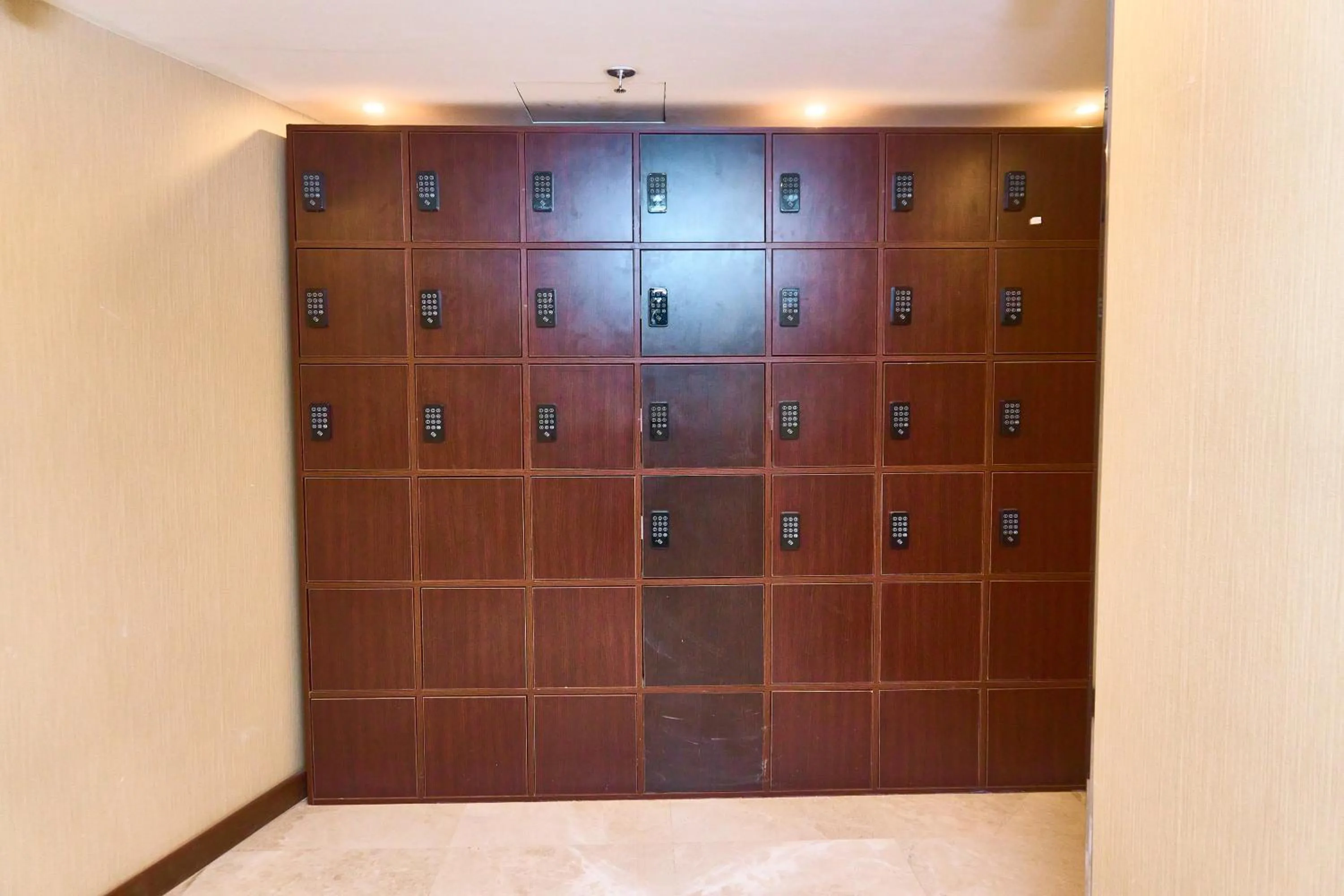 locker in Selat Al Bait Hotel