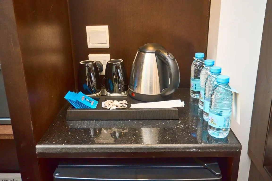 Coffee/tea facilities in Selat Al Bait Hotel