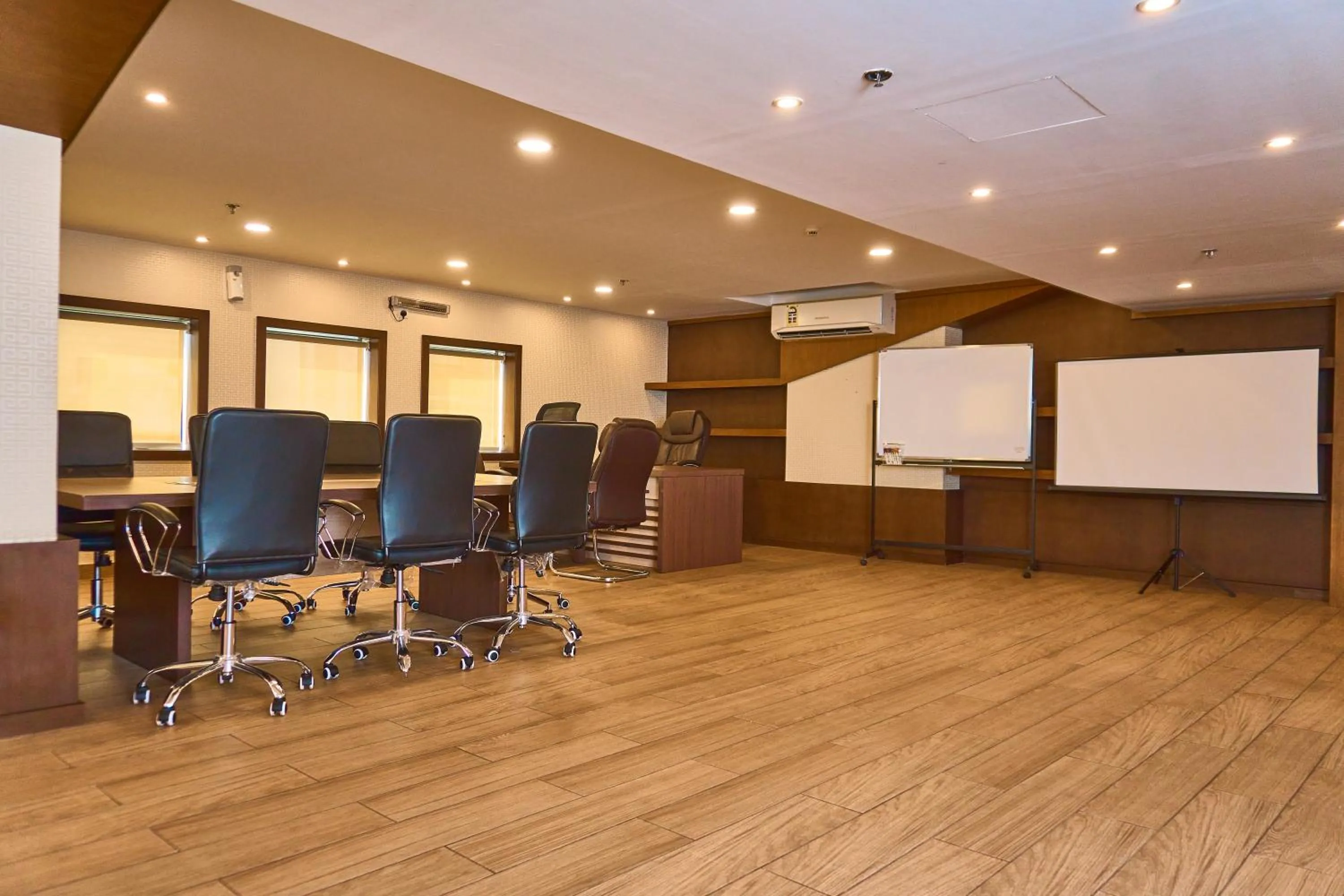 Meeting/conference room in Selat Al Bait Hotel