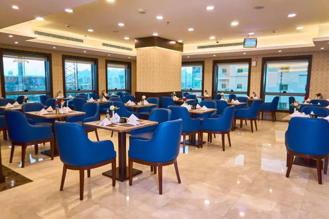 Restaurant/places to eat in Selat Al Bait Hotel