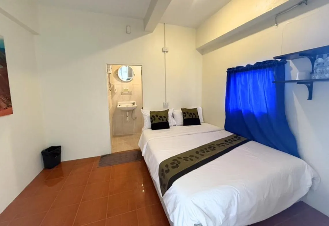 Bed in Greenhouse Bangkok Khaosan