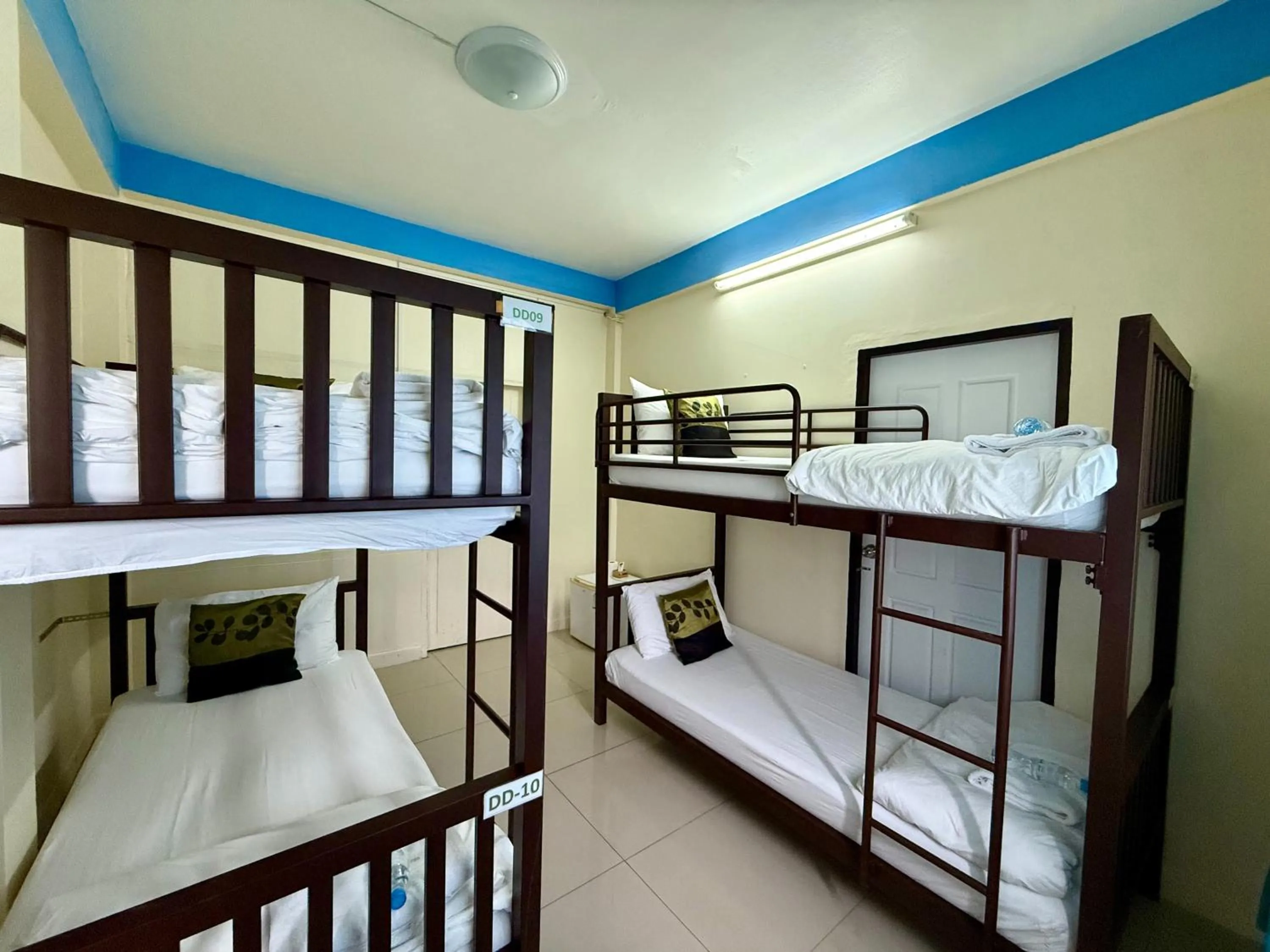 Bed in Greenhouse Bangkok Khaosan