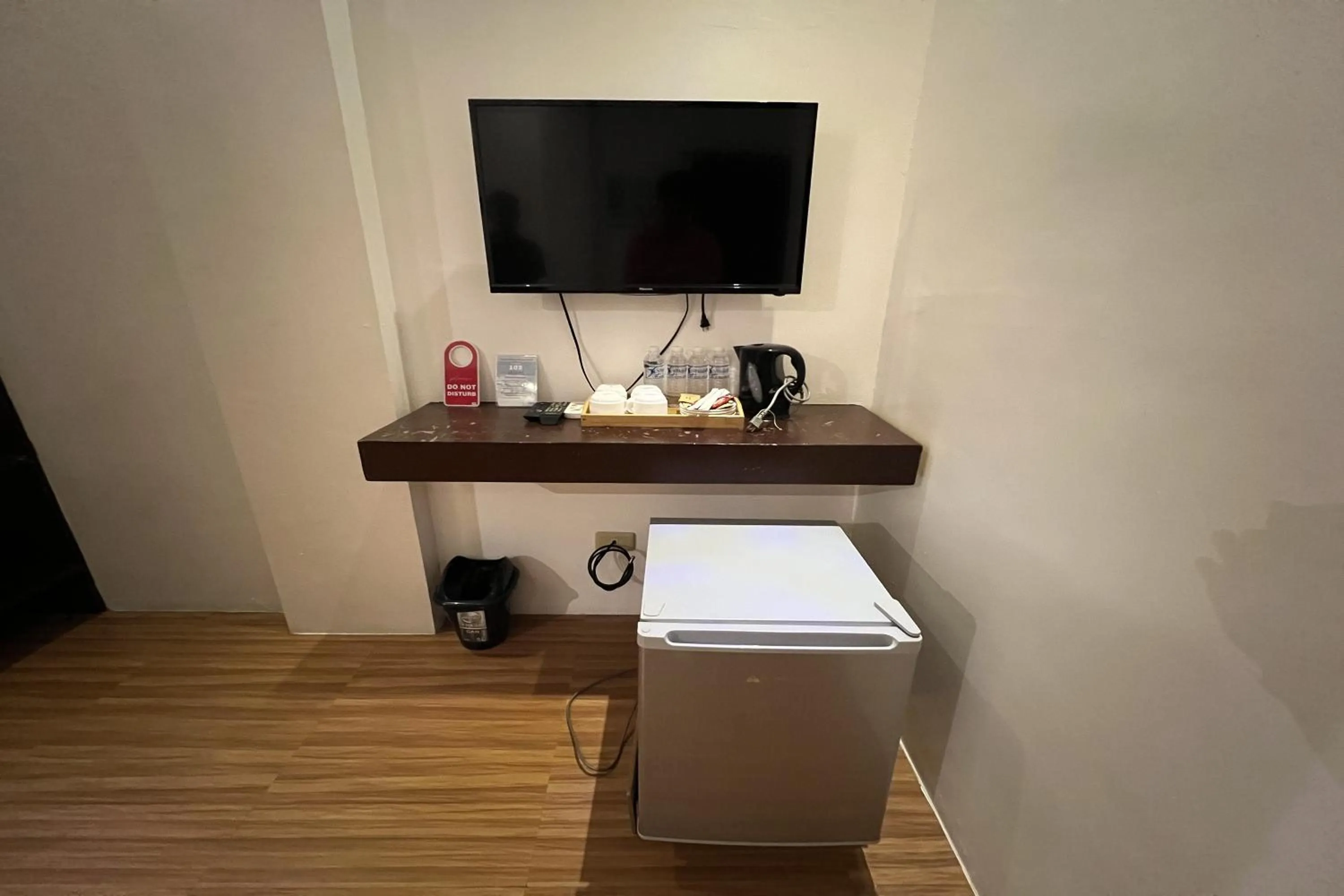 TV and multimedia in Funtasea Hotel and Beach Resort