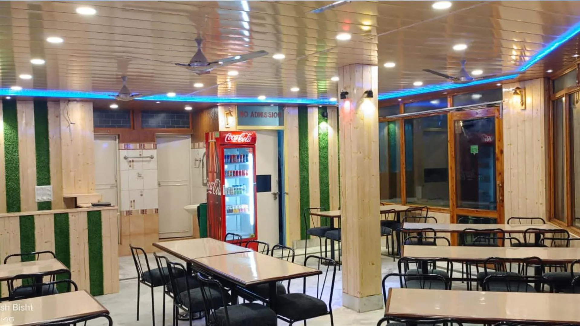 Restaurant/places to eat in Shivalik River Retreat