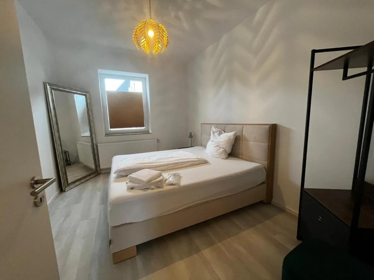 Bedroom, Bed in Lisboa: Messe/Business/FeWo DUS